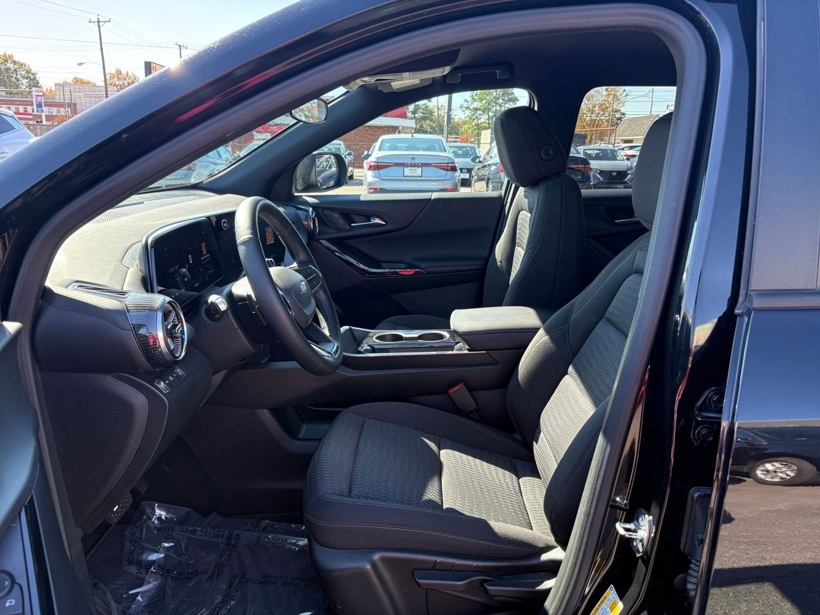 Thumbnail: 2025 Chevrolet Equinox - 25