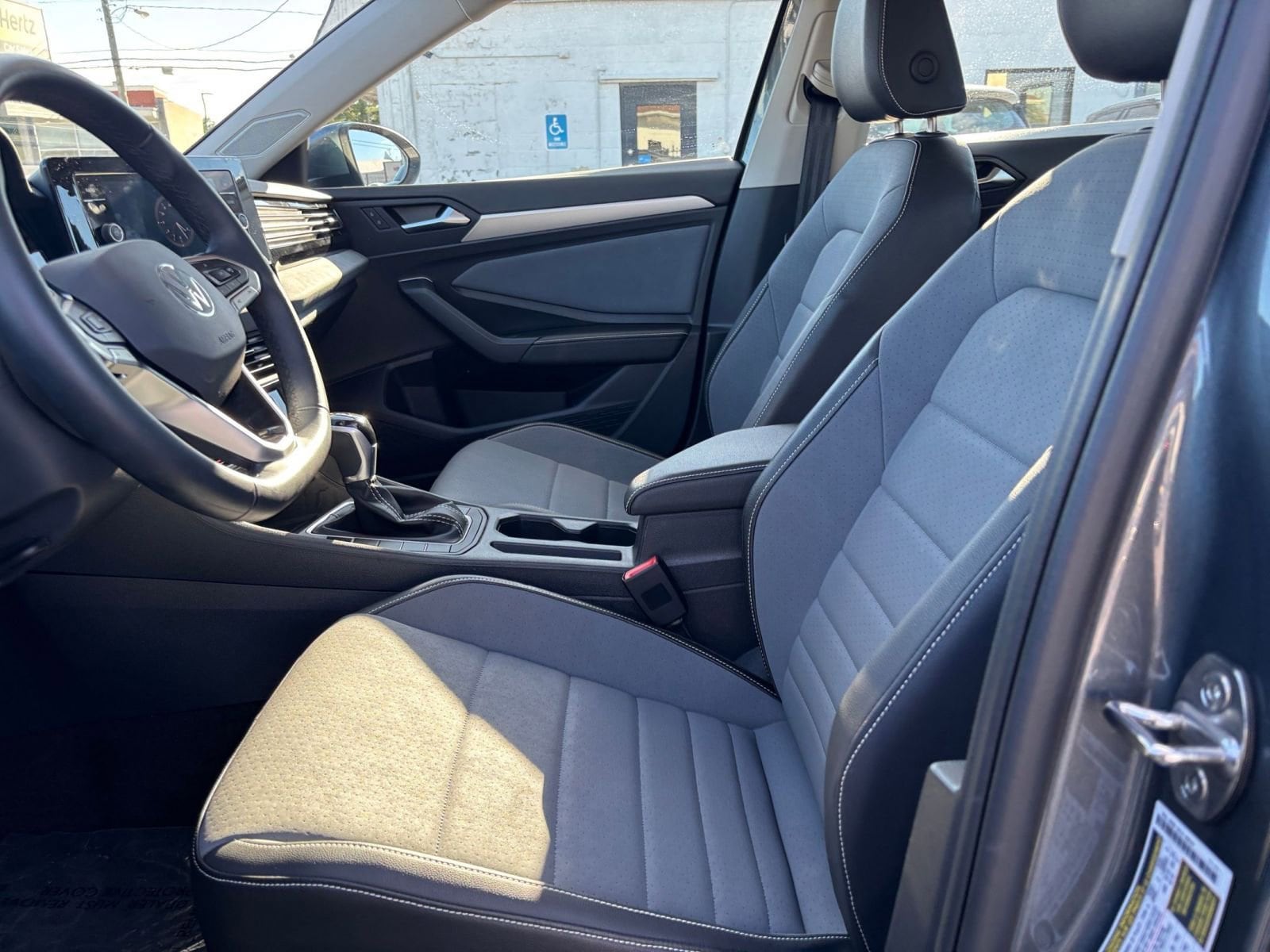 Thumbnail: 2025 Volkswagen Jetta - 25