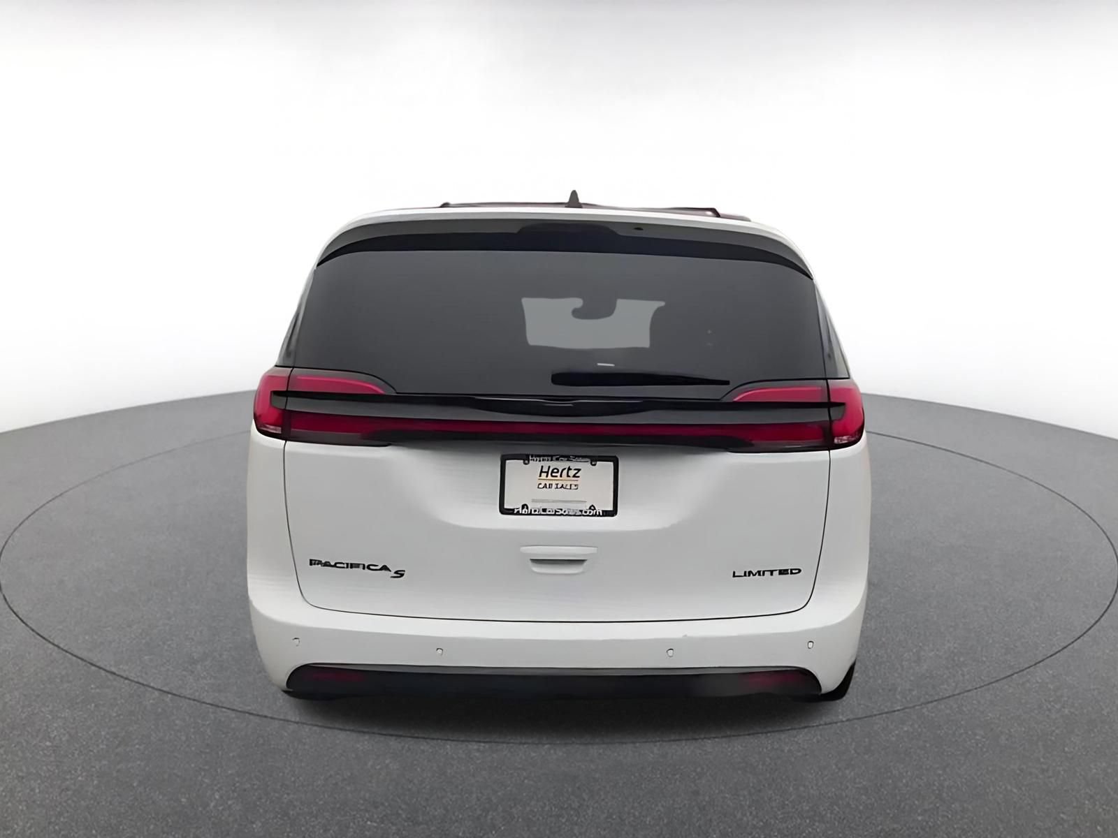 Thumbnail: 2025 Chrysler Pacifica - 10