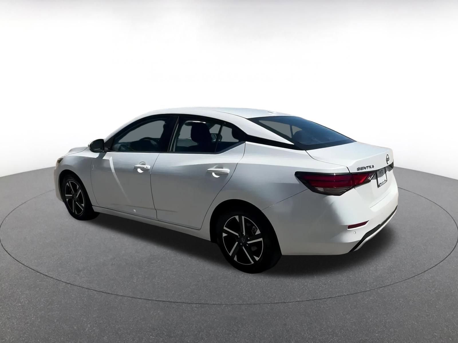 Thumbnail: 2024 Nissan Sentra - 10