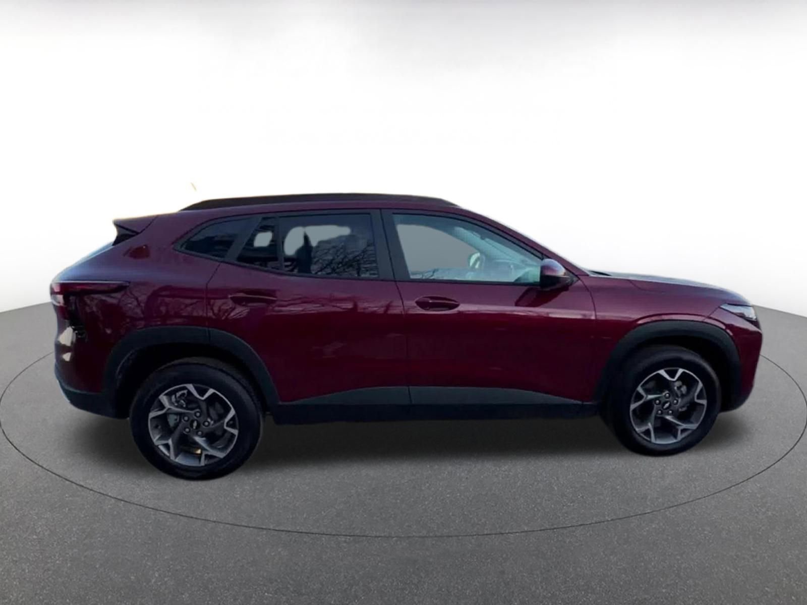 Thumbnail: 2025 Chevrolet Trax - 16