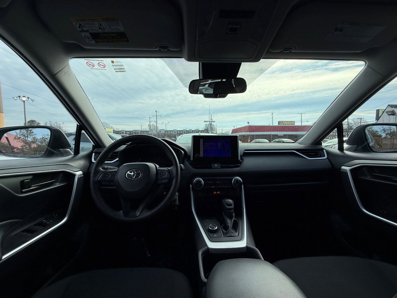 Thumbnail: 2025 Toyota RAV4 - 32