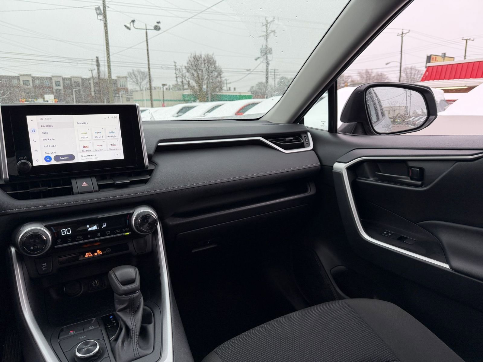 Thumbnail: 2025 Toyota RAV4 - 34