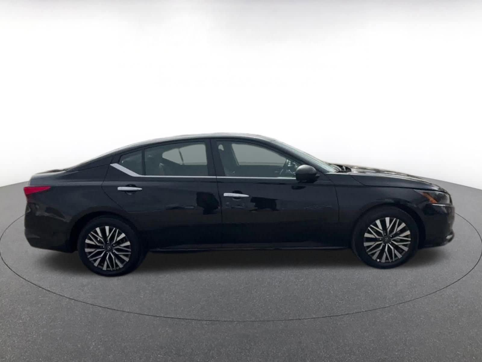 Thumbnail: 2025 Nissan Altima - 16