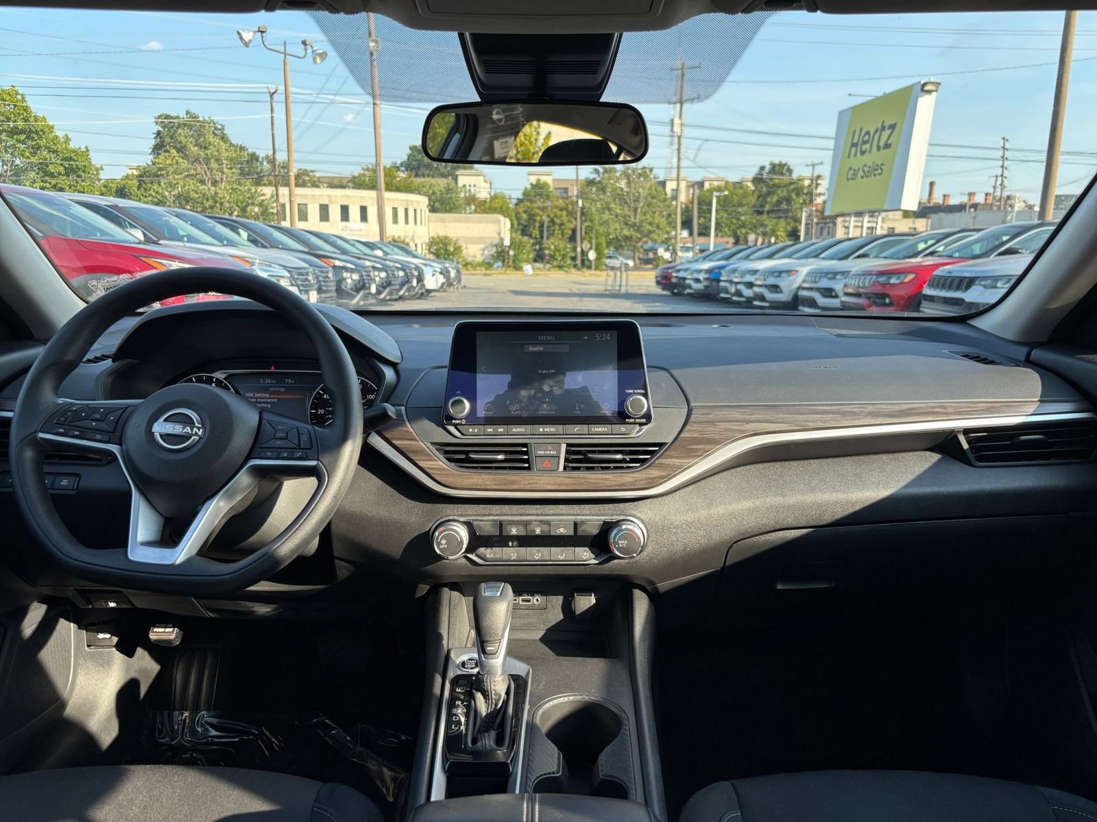 Thumbnail: 2025 Nissan Altima - 32