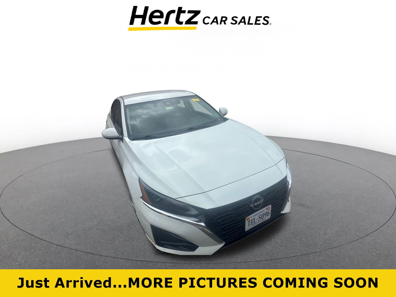 2023 Nissan Altima S Hero Image