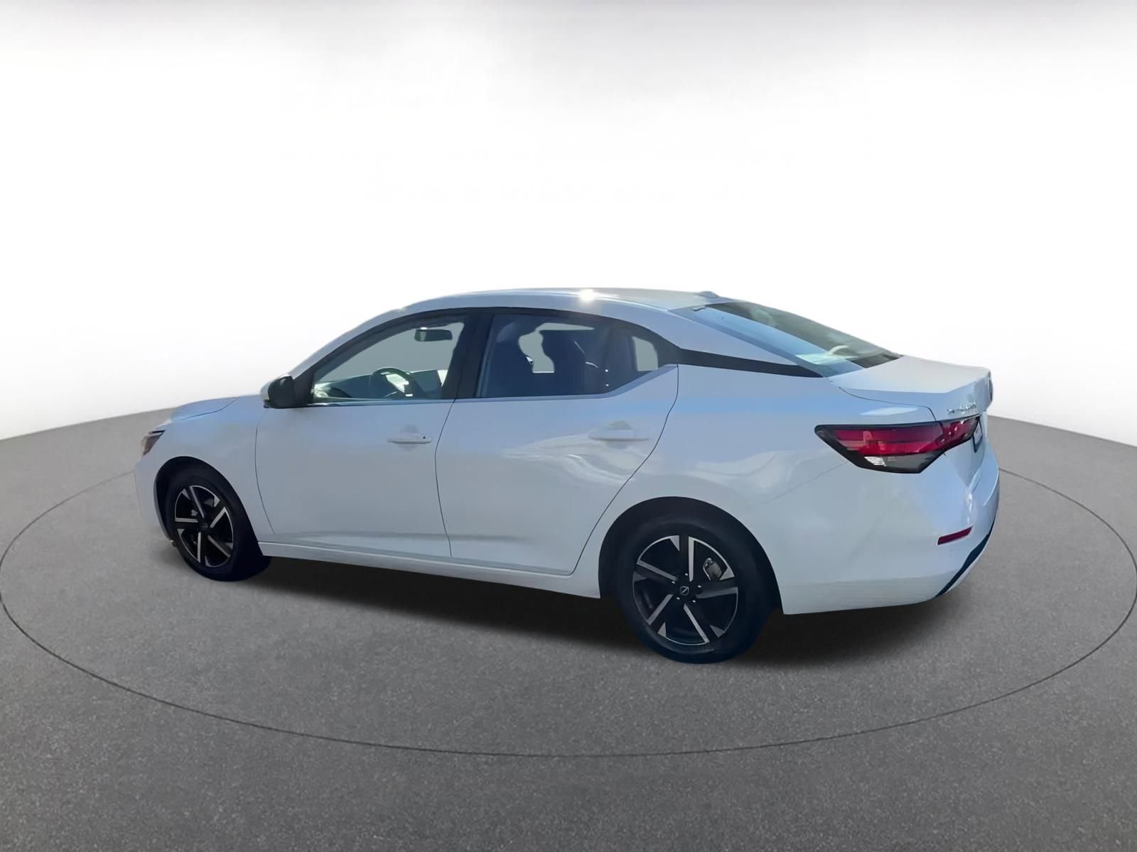 Thumbnail: 2024 Nissan Sentra - 10