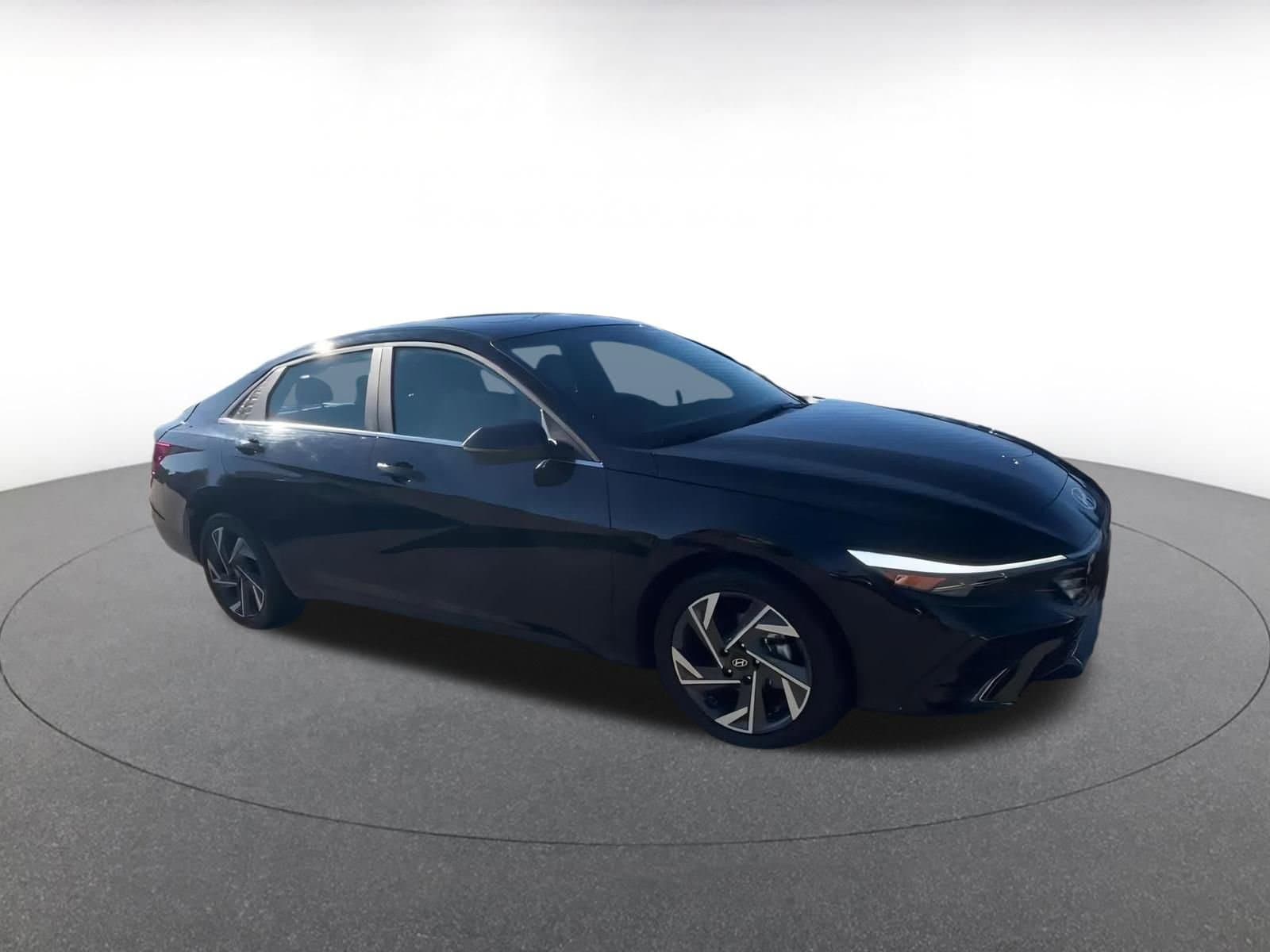 Thumbnail: 2025 Hyundai Elantra - 2