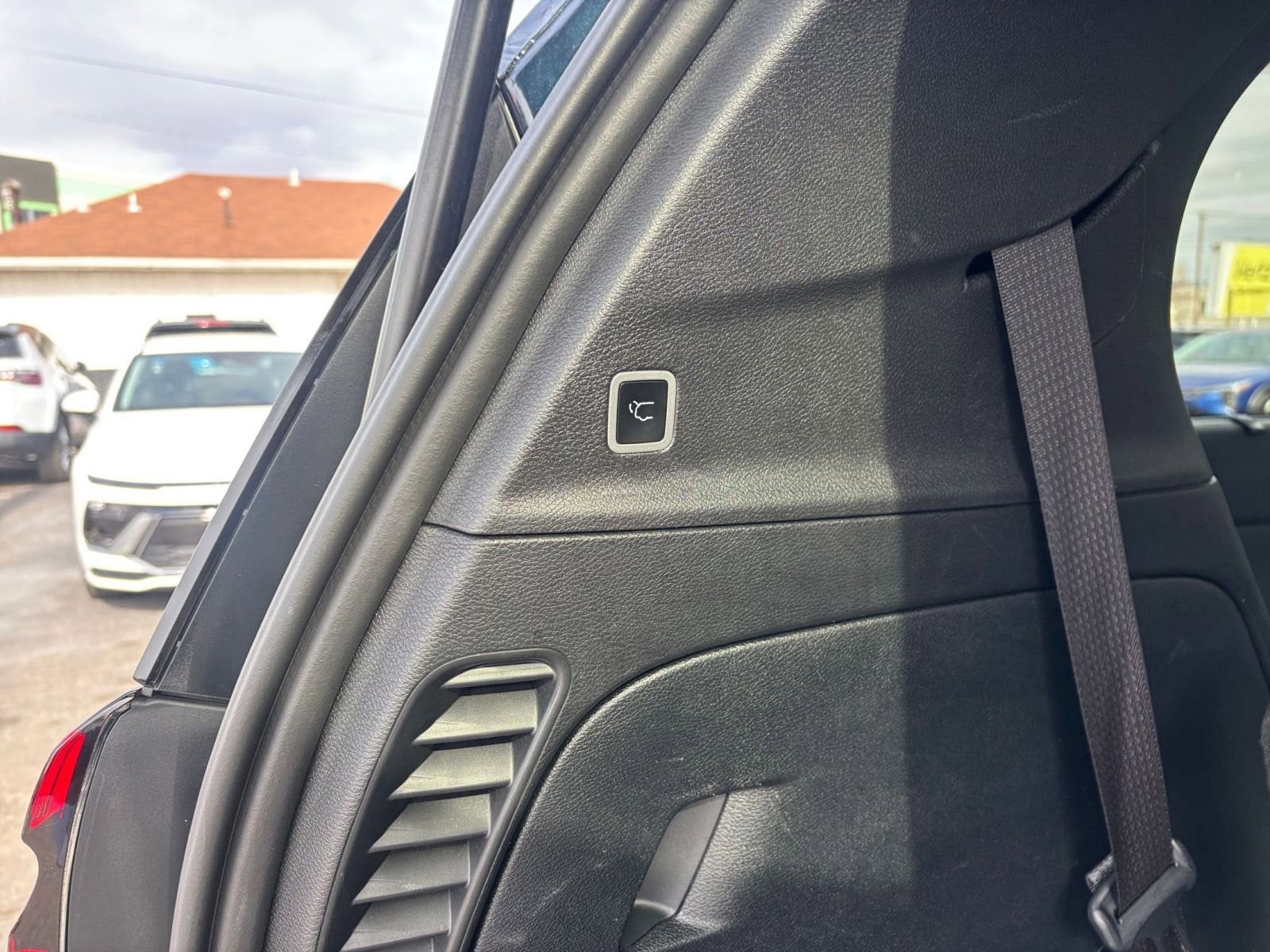 Thumbnail: 2025 Chrysler Pacifica - 24