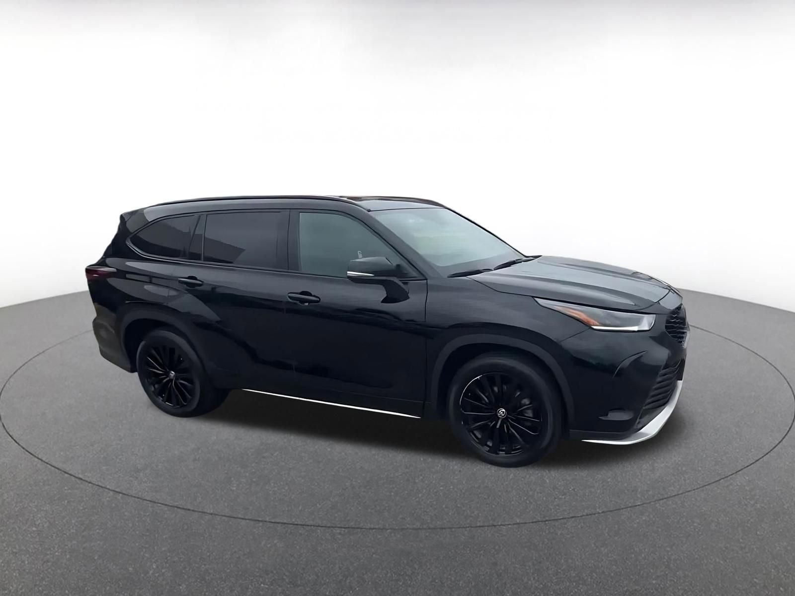 Thumbnail: 2025 Toyota Highlander - 2