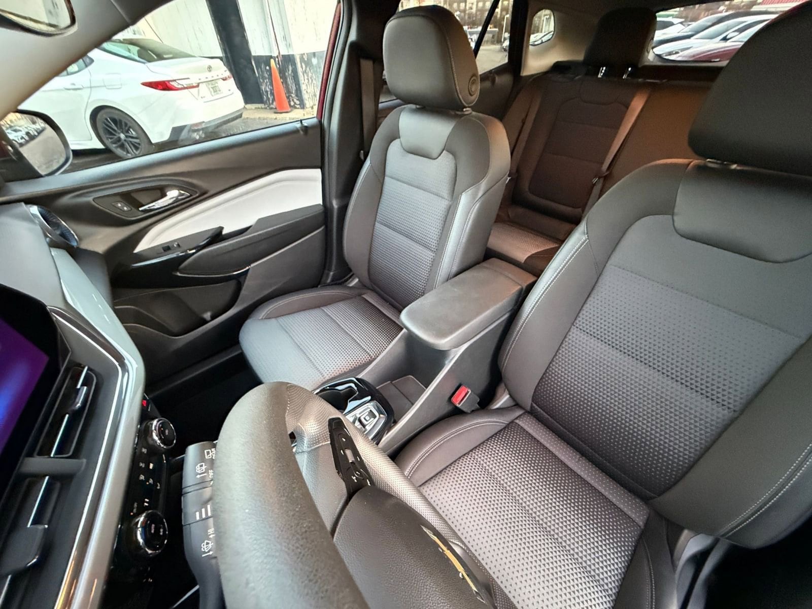 Thumbnail: 2025 Chevrolet Trax - 34