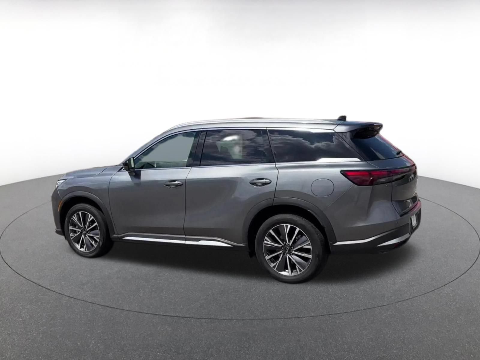 Thumbnail: 2026 INFINITI QX60 - 10
