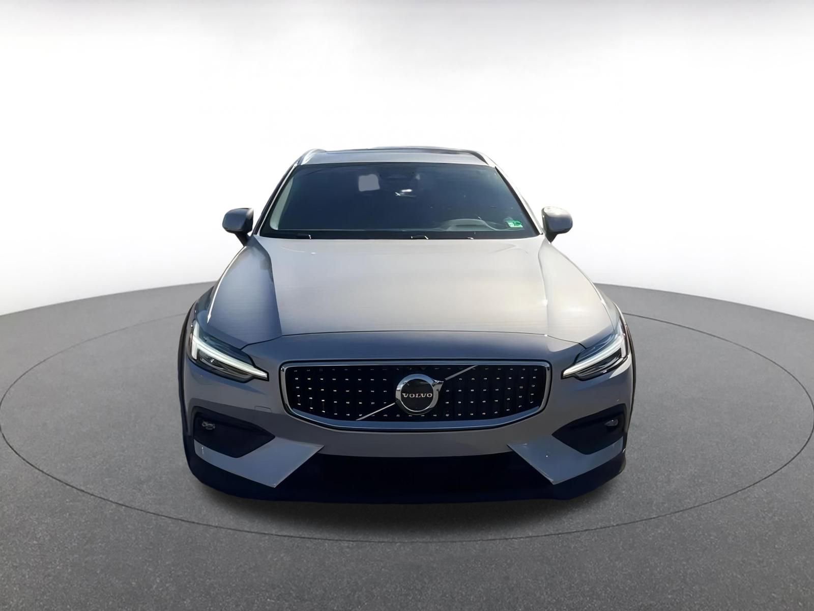 Thumbnail: 2025 Volvo S60 - 4