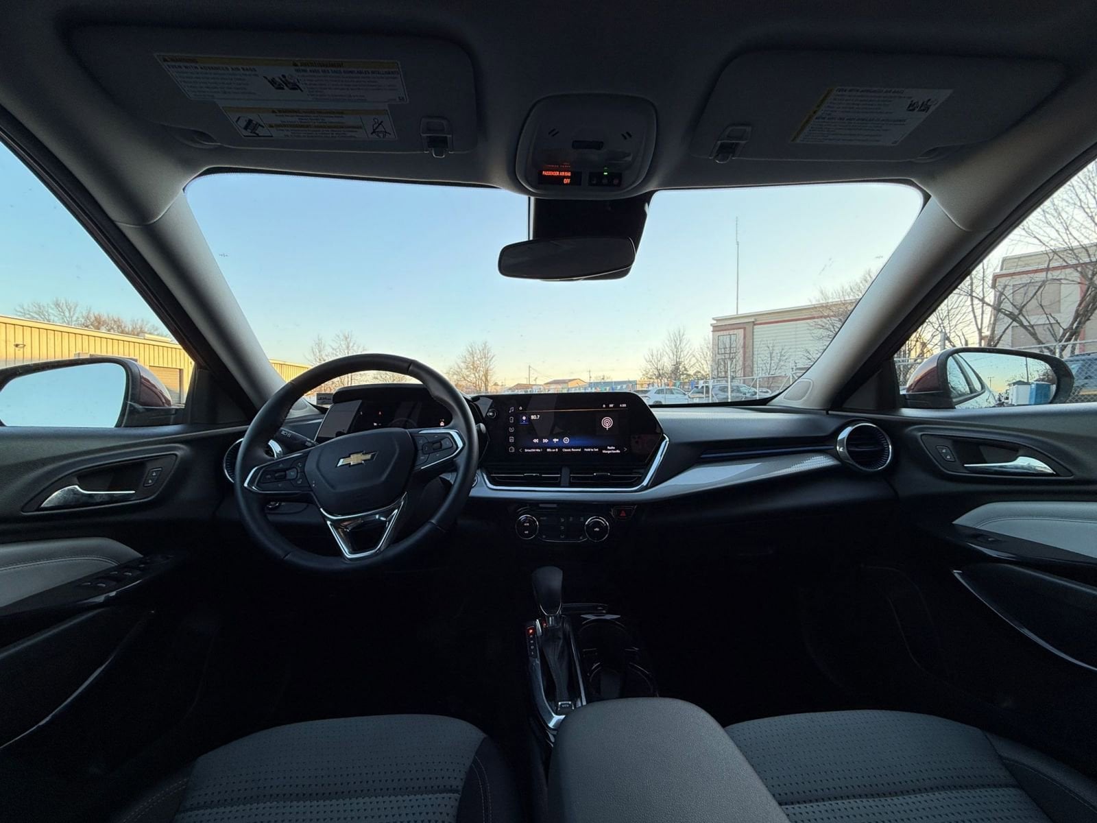 Thumbnail: 2025 Chevrolet Trax - 32