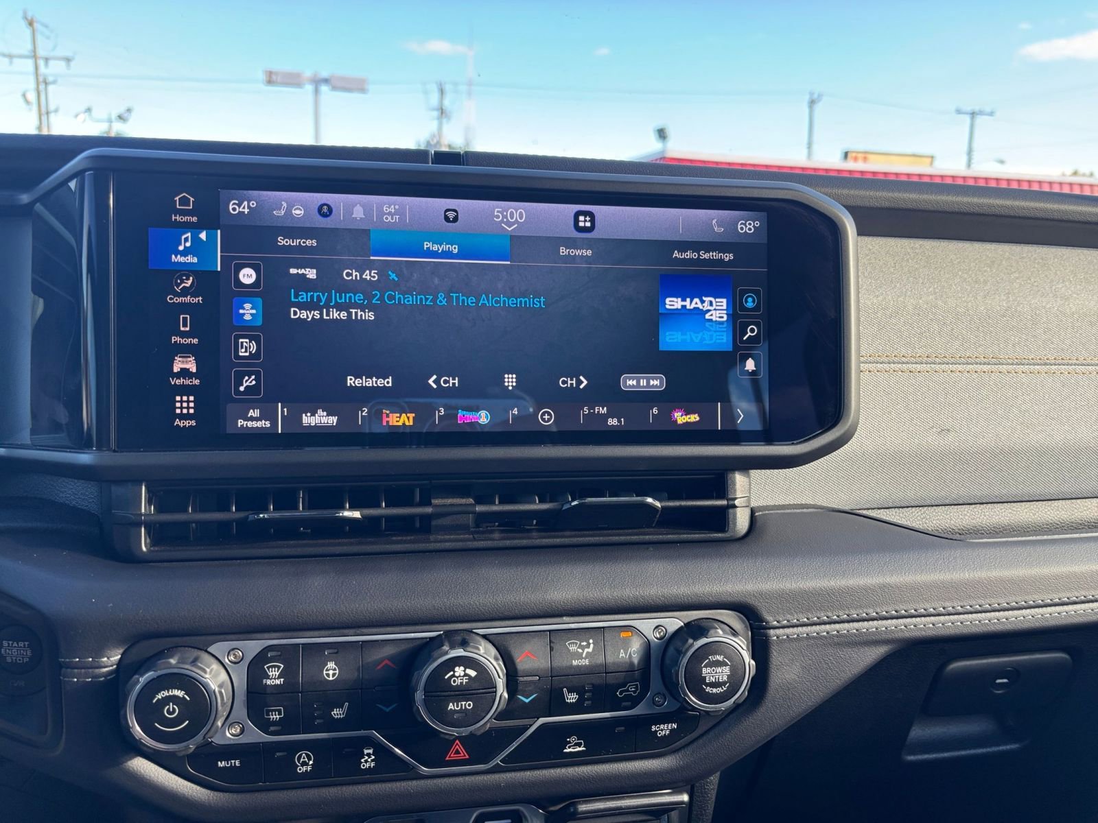 Thumbnail: 2025 Jeep Wrangler - 18