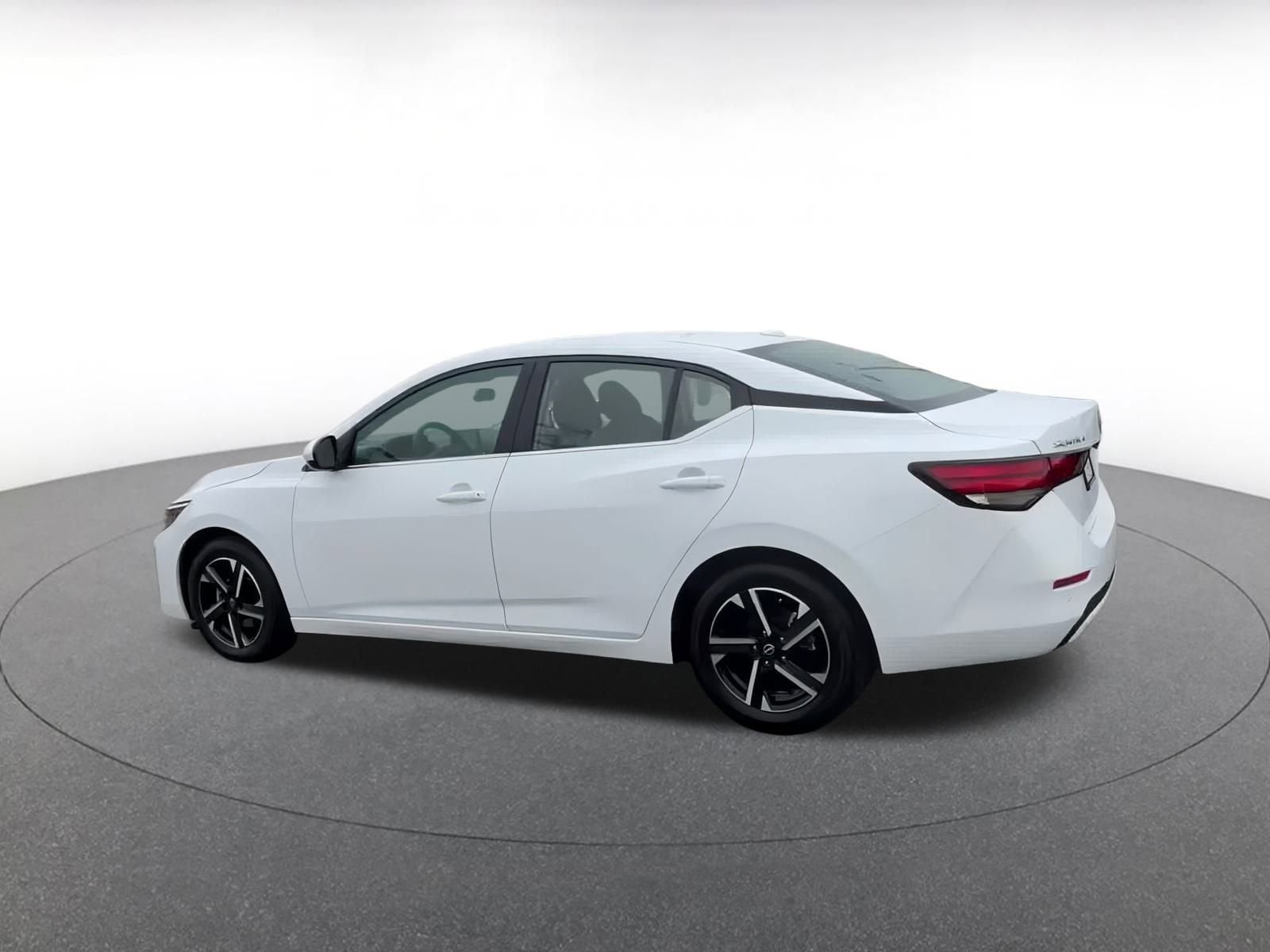 Thumbnail: 2024 Nissan Sentra - 10