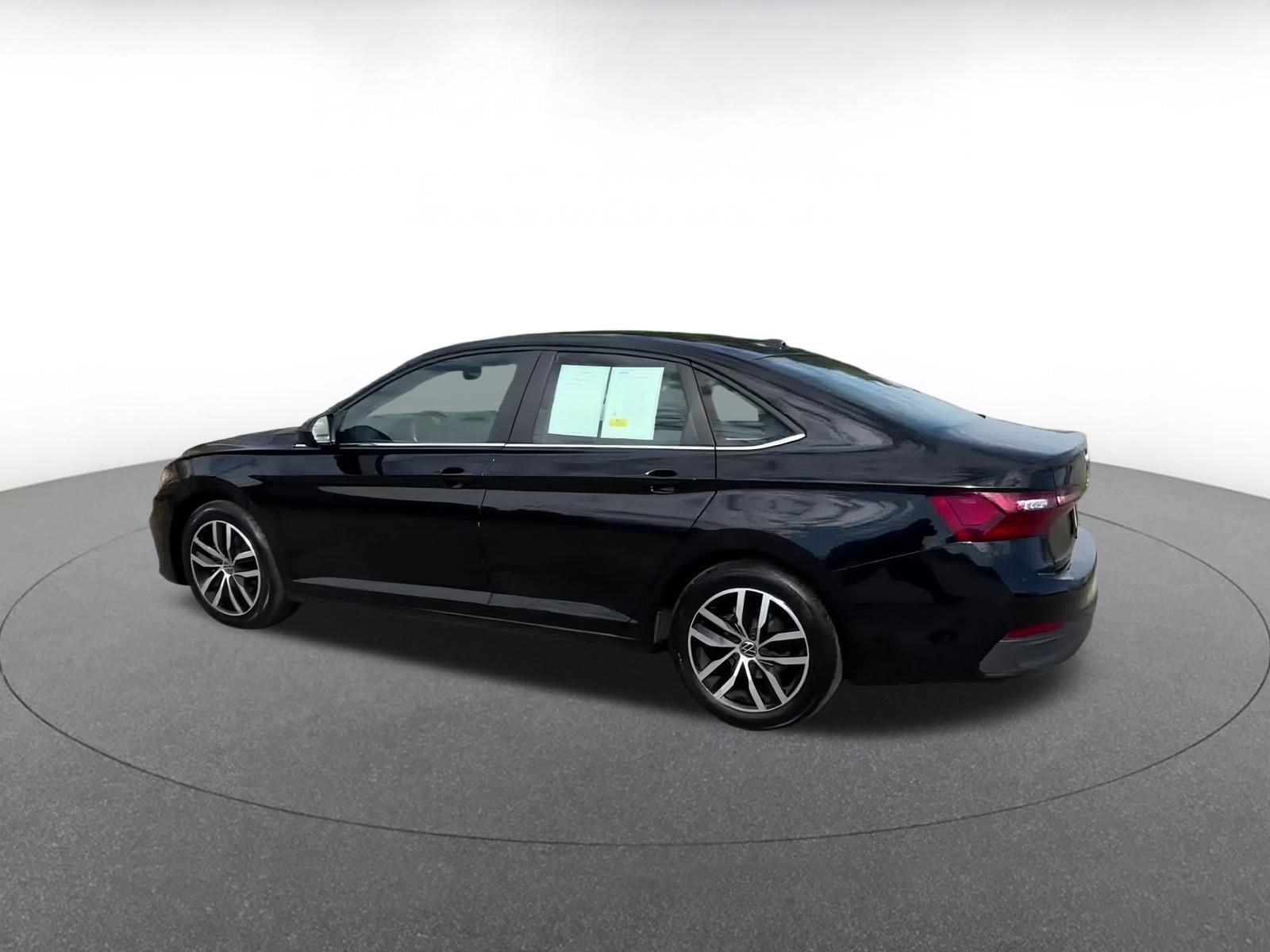 Thumbnail: 2025 Volkswagen Jetta - 10