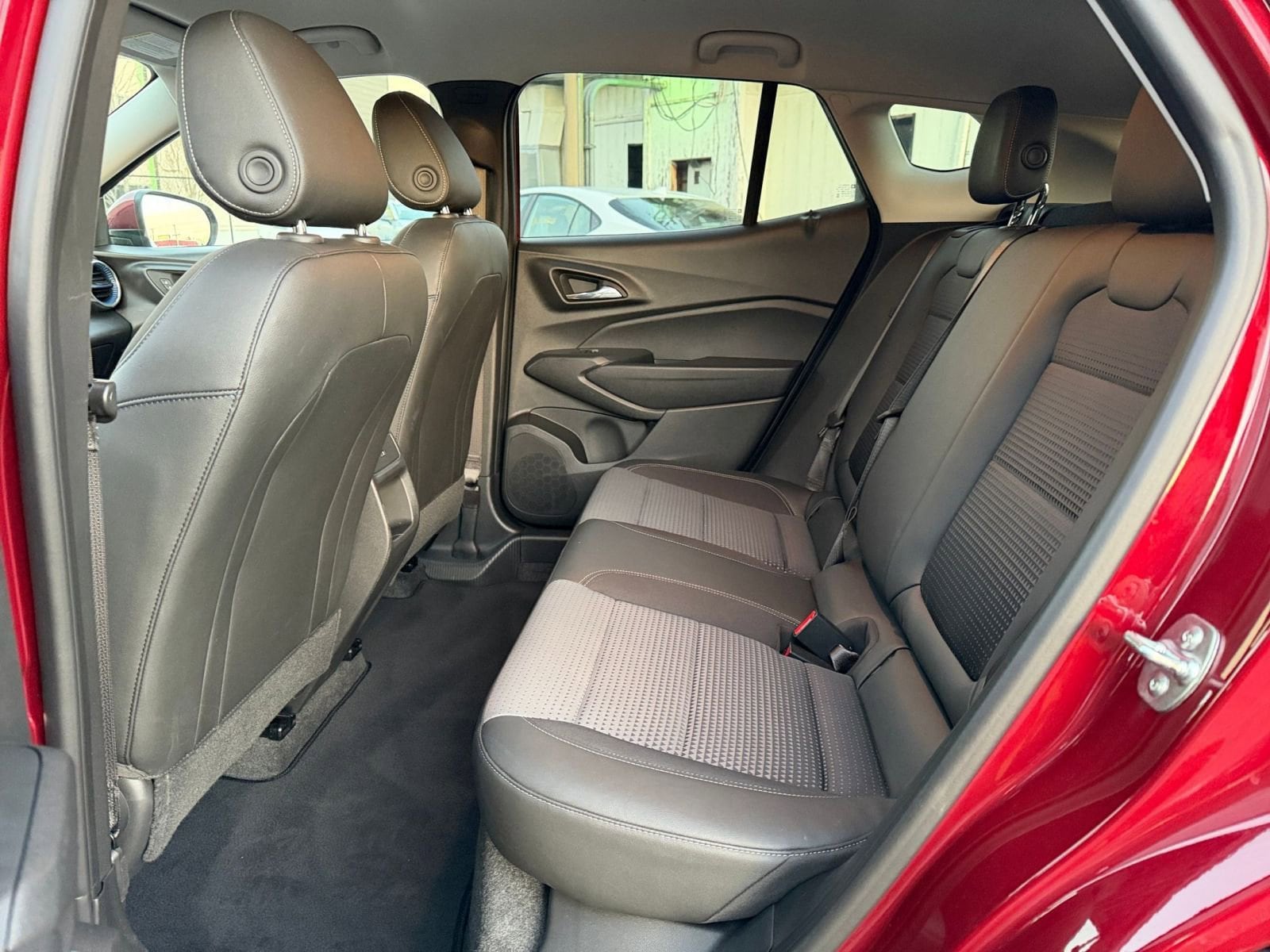 Thumbnail: 2025 Chevrolet Trax - 23