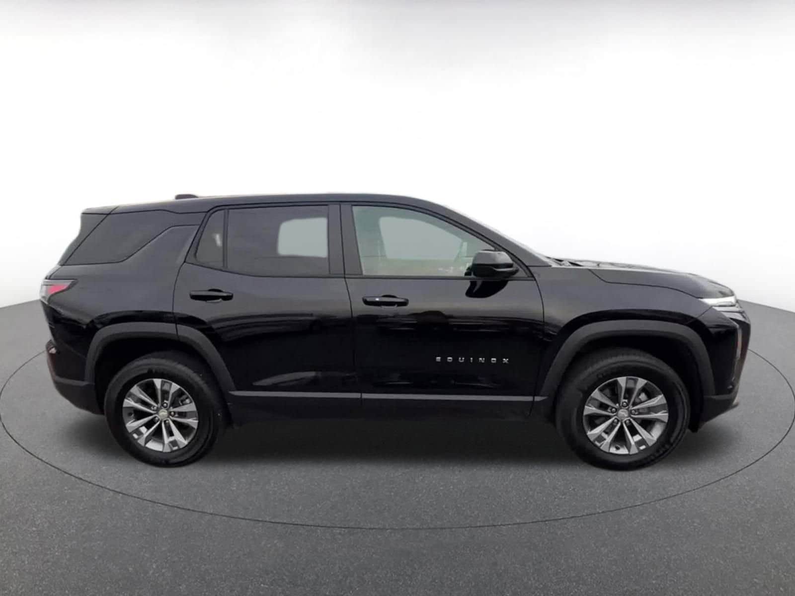 Thumbnail: 2025 Chevrolet Equinox - 16