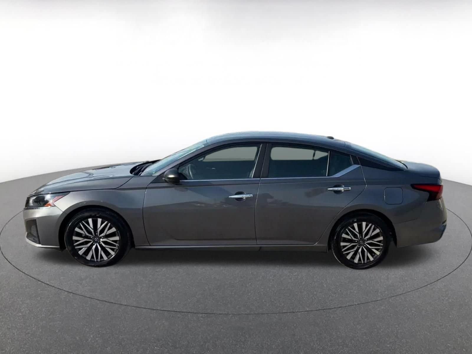 Thumbnail: 2025 Nissan Altima - 8
