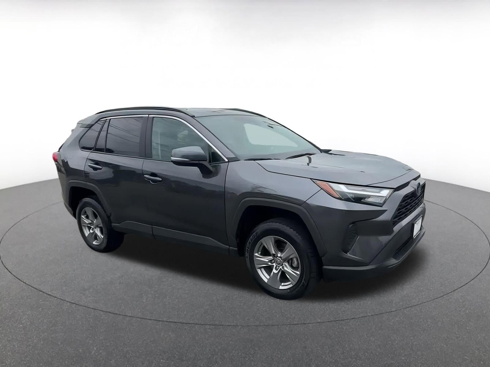 2024 Toyota RAV4 XLE 2