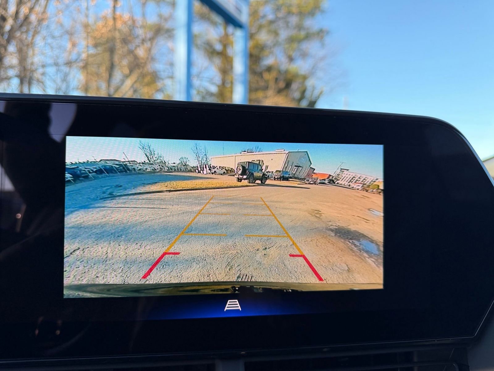 Thumbnail: 2025 Chevrolet Trax - 17