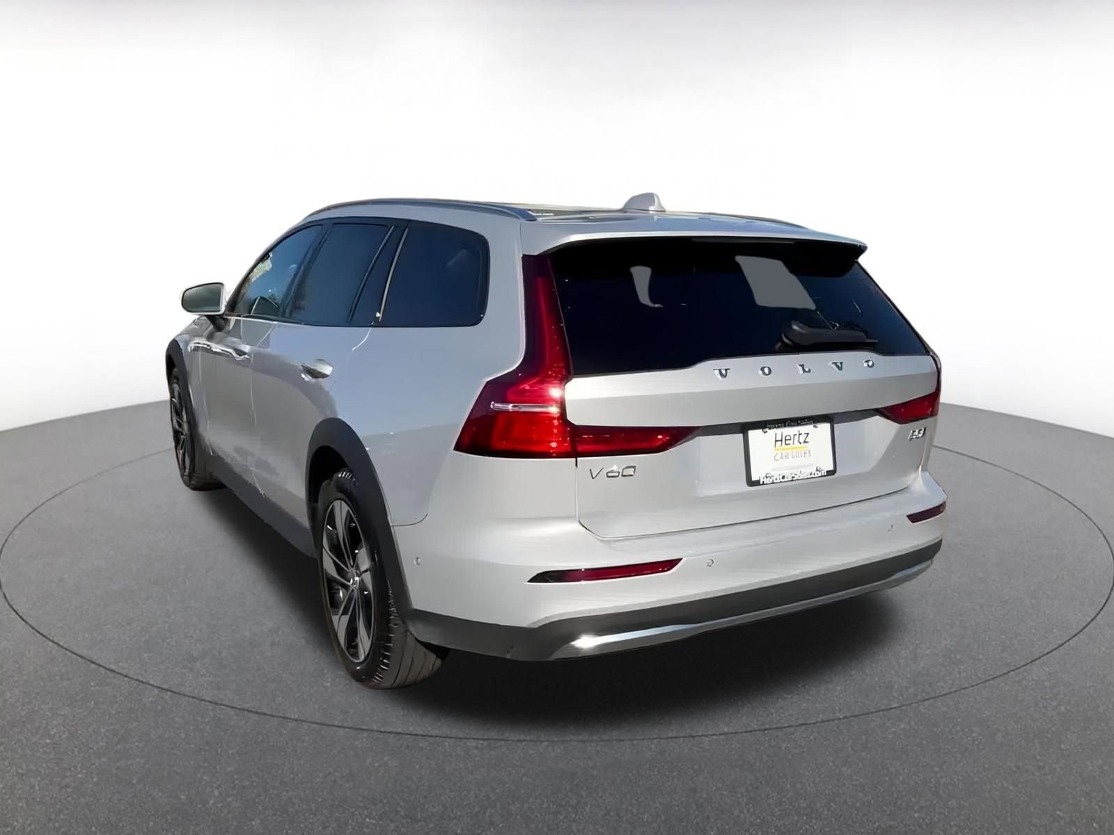 Thumbnail: 2025 Volvo S60 - 11