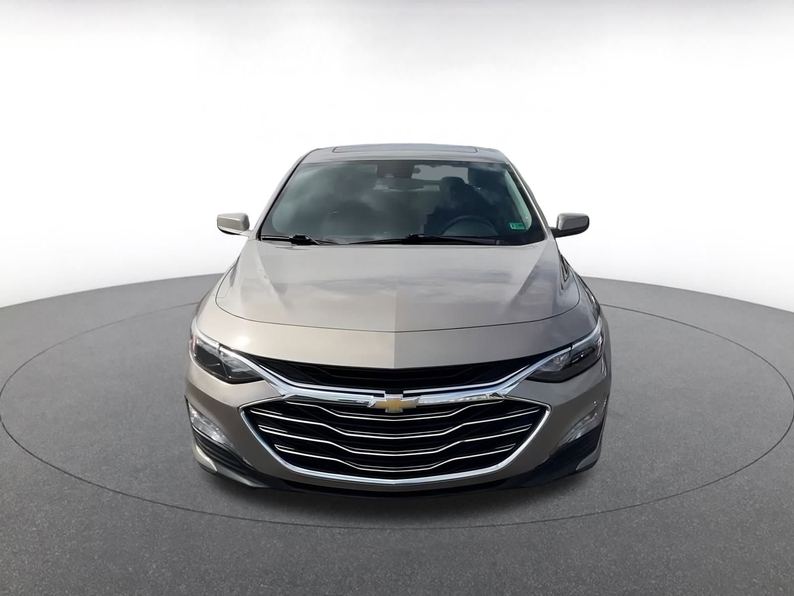 Thumbnail: 2023 Chevrolet Malibu - 4