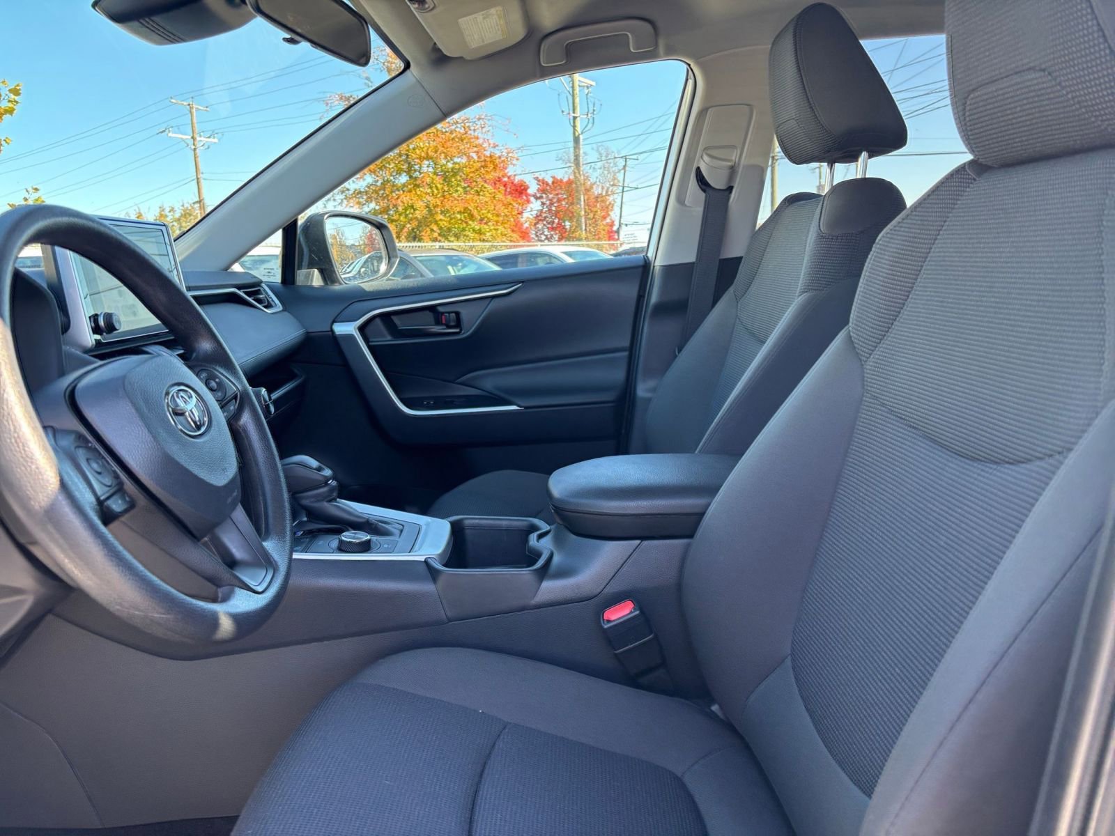 Thumbnail: 2025 Toyota RAV4 - 25