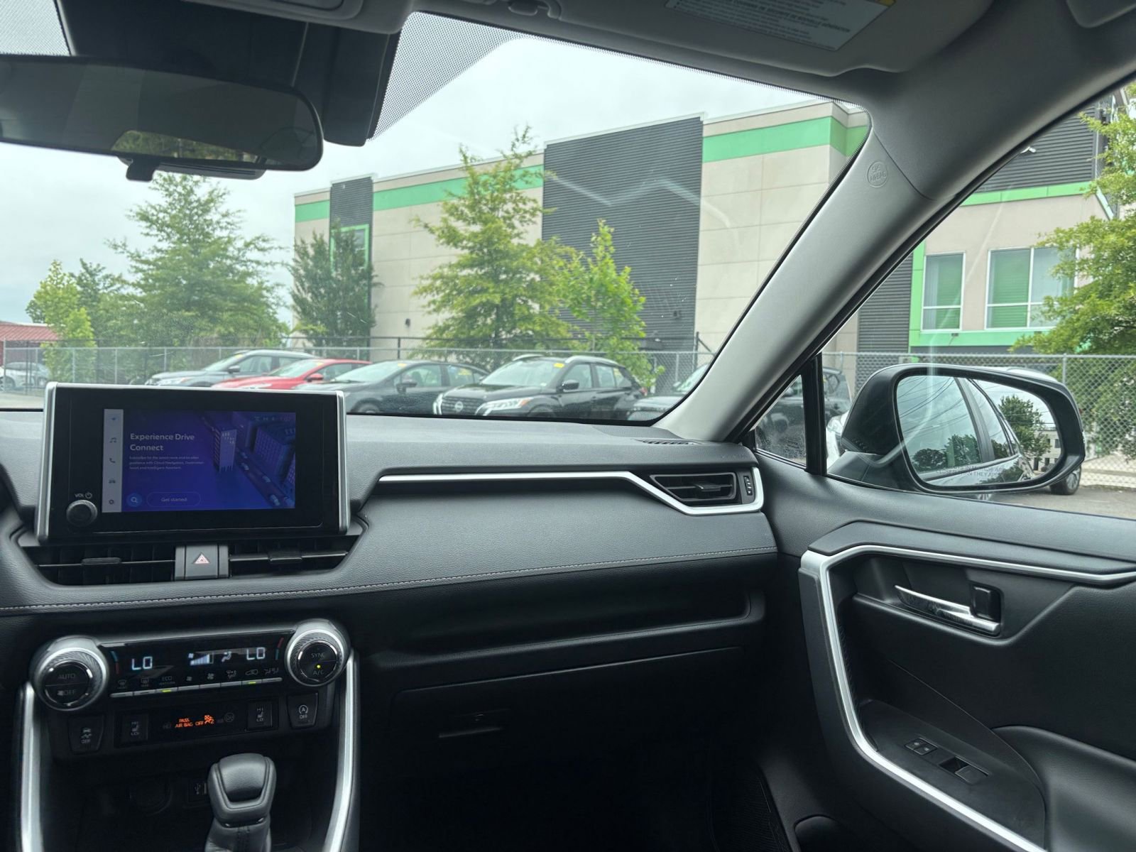 2024 Toyota RAV4 XLE 35