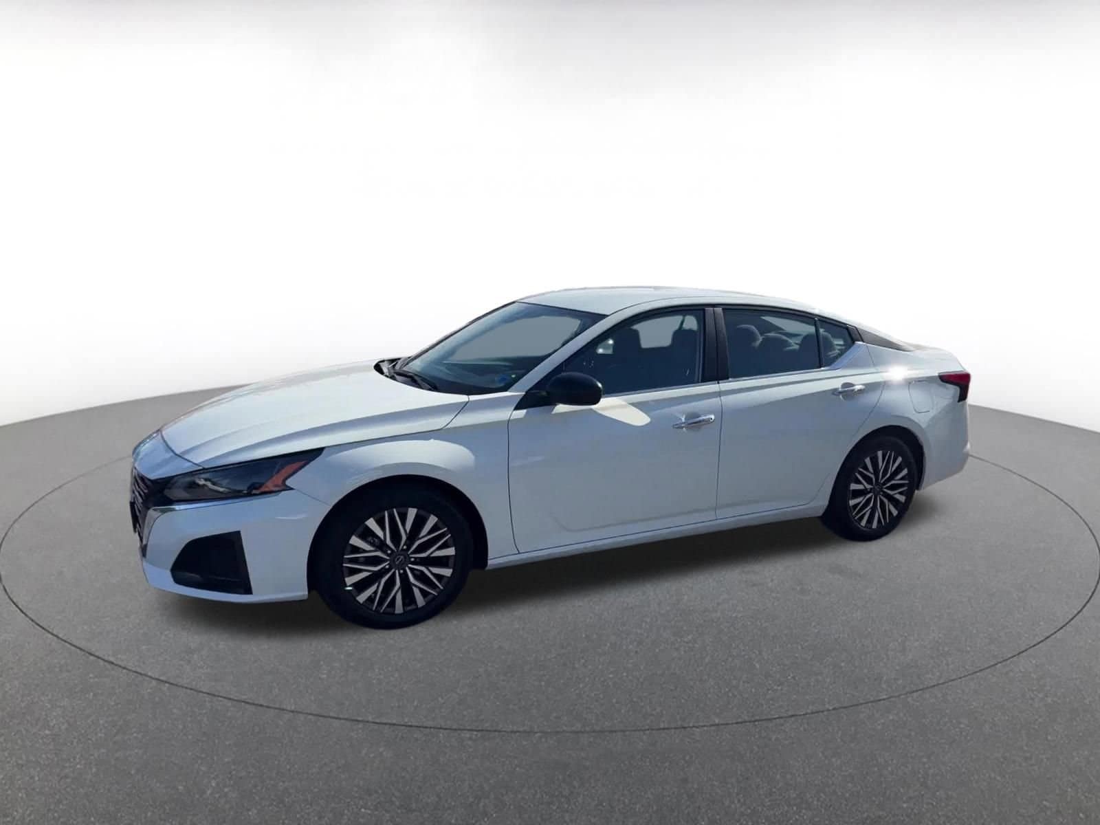 Thumbnail: 2025 Nissan Altima - 8