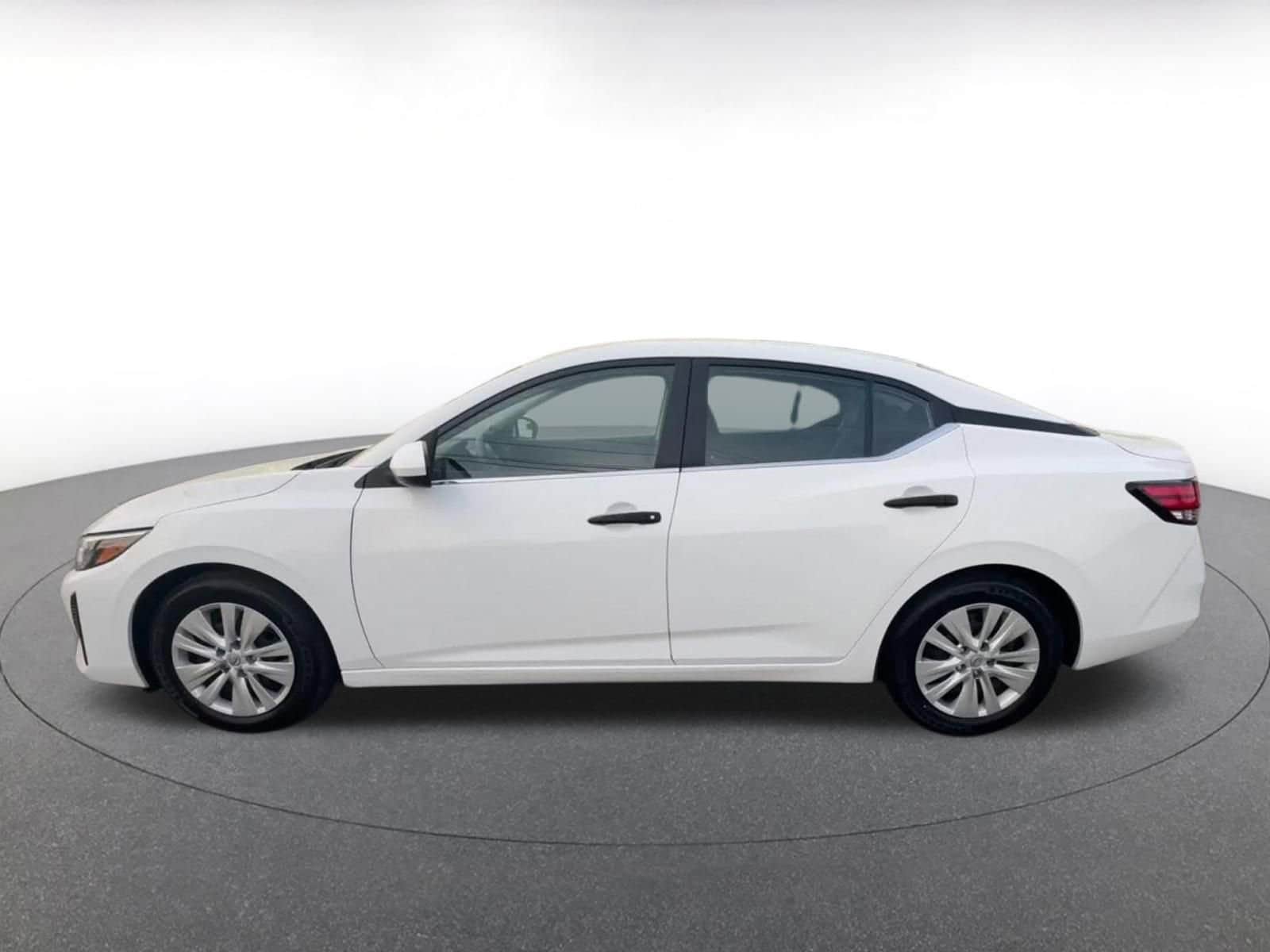 Thumbnail: 2025 Nissan Sentra - 9