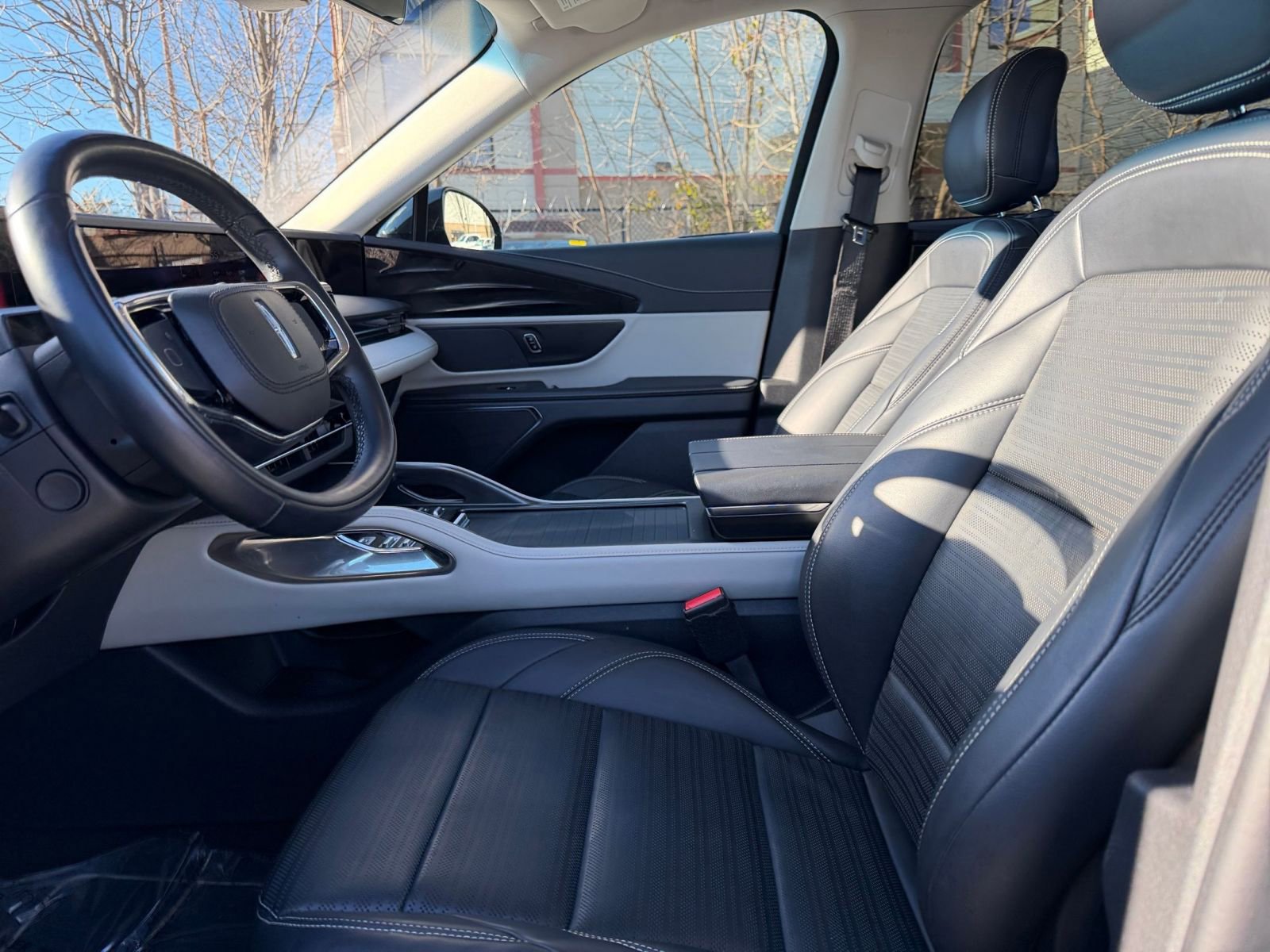 Thumbnail: 2024 Lincoln Nautilus - 28