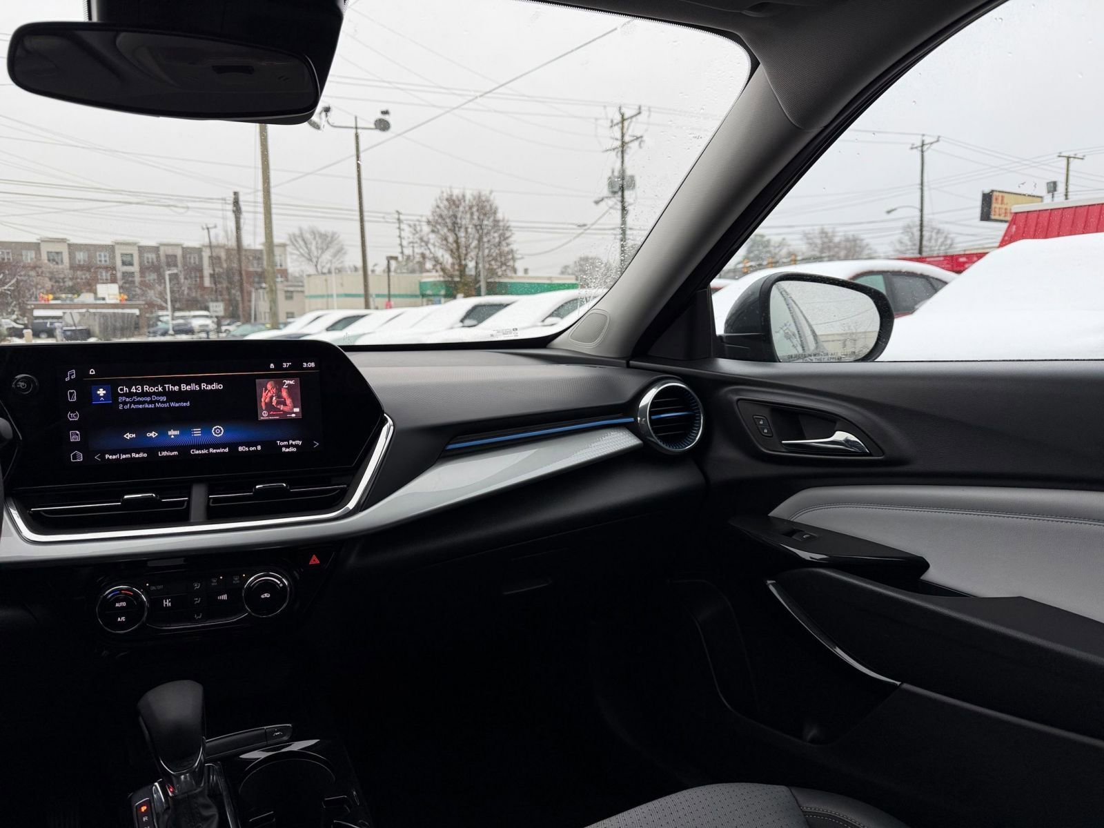 Thumbnail: 2025 Chevrolet Trax - 33