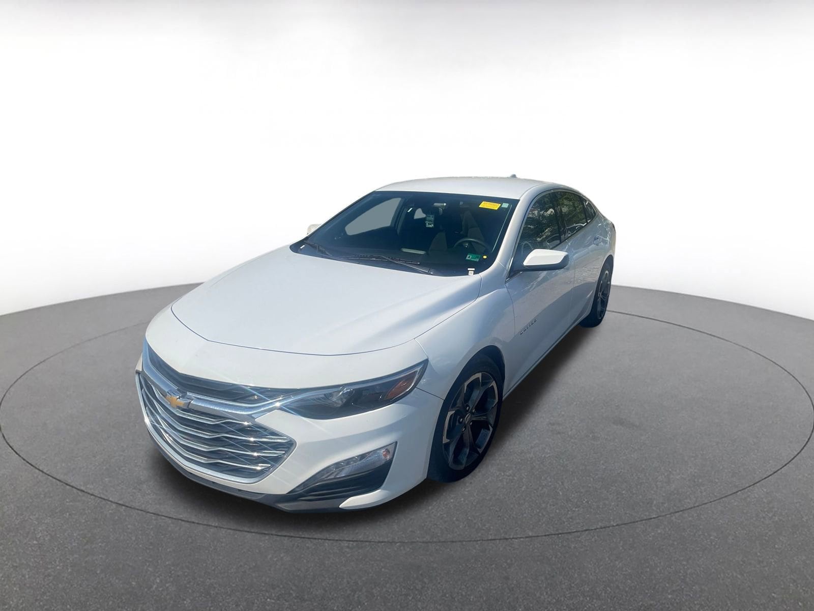 Thumbnail: 2023 Chevrolet Malibu - 4