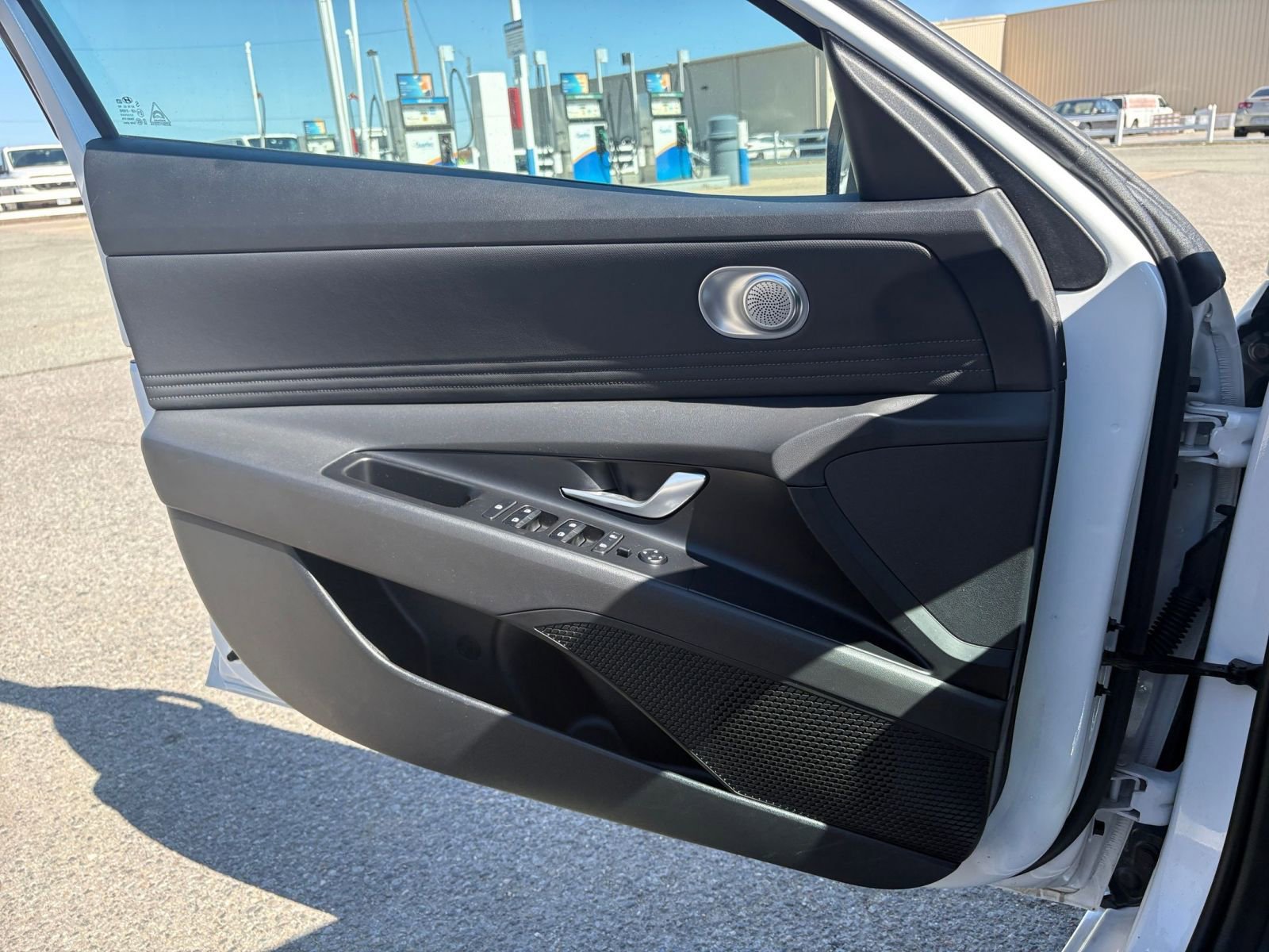 Thumbnail: 2025 Hyundai Elantra - 18