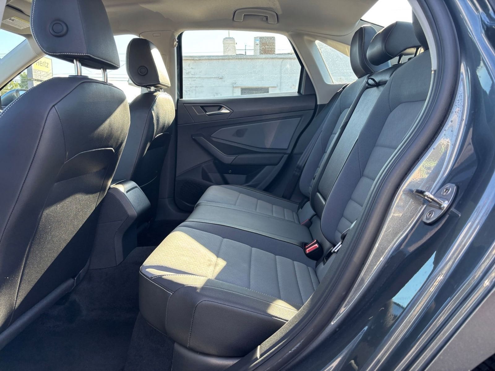 Thumbnail: 2025 Volkswagen Jetta - 24