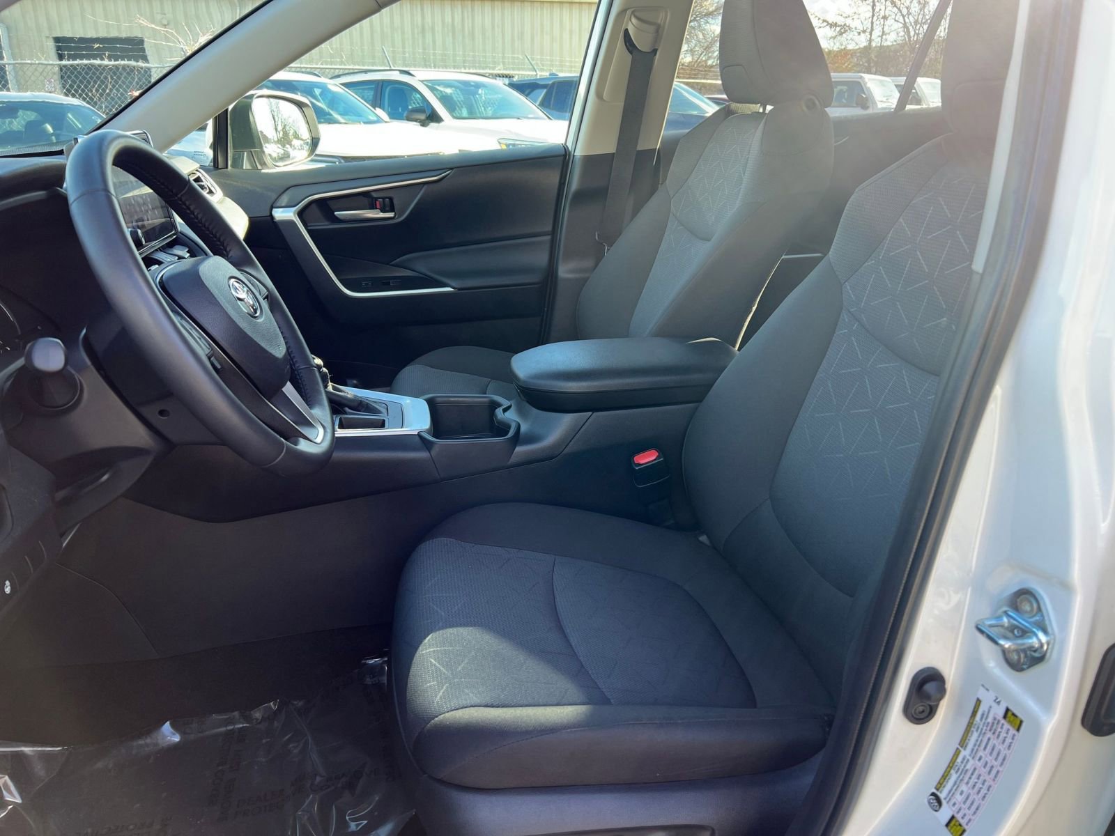 Thumbnail: 2025 Toyota RAV4 - 27