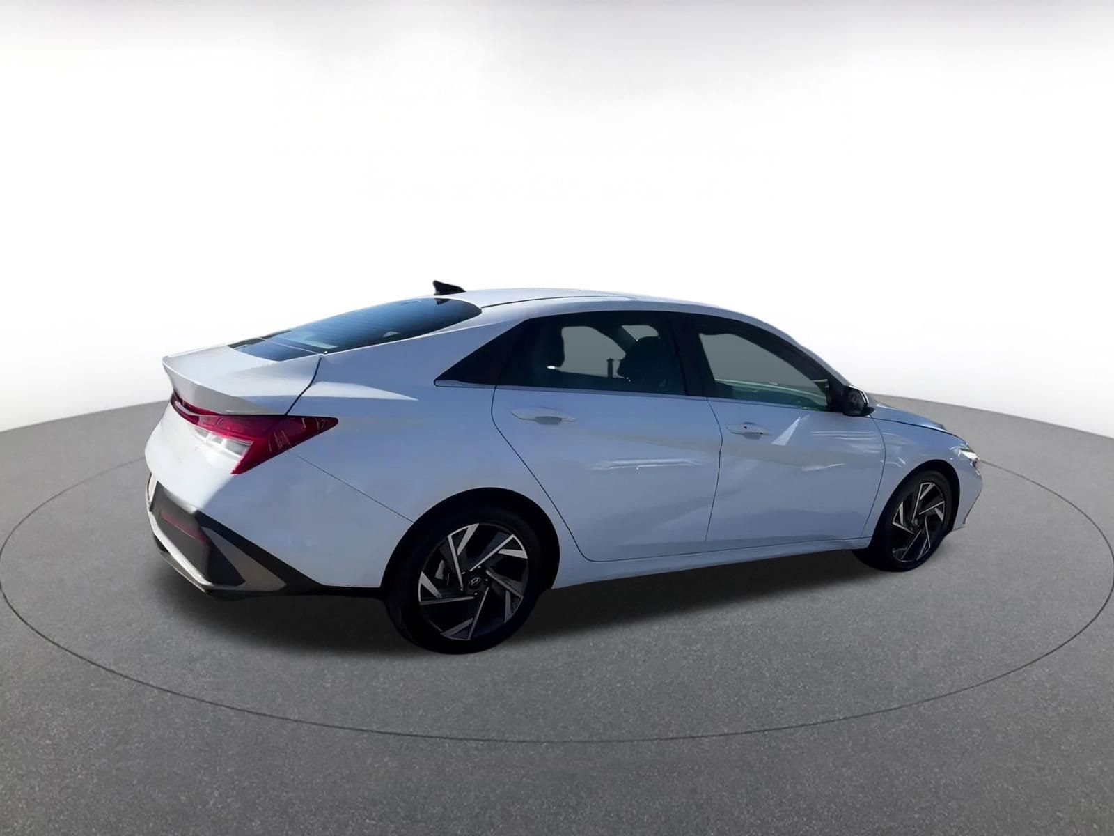 Thumbnail: 2025 Hyundai Elantra - 15