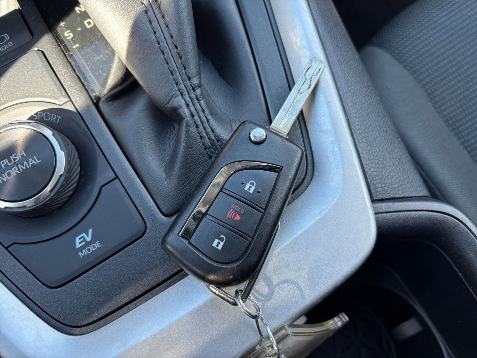 Thumbnail: 2025 Toyota RAV4 - 22