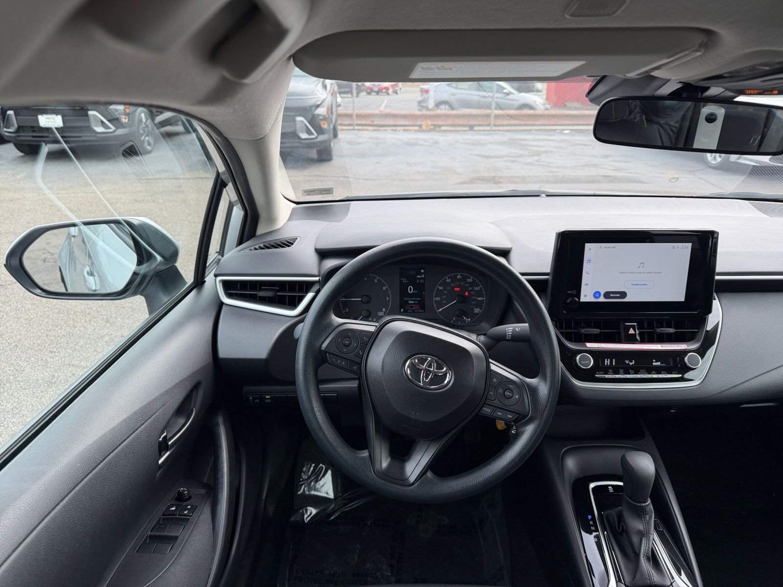 Thumbnail: 2025 Toyota Corolla - 32