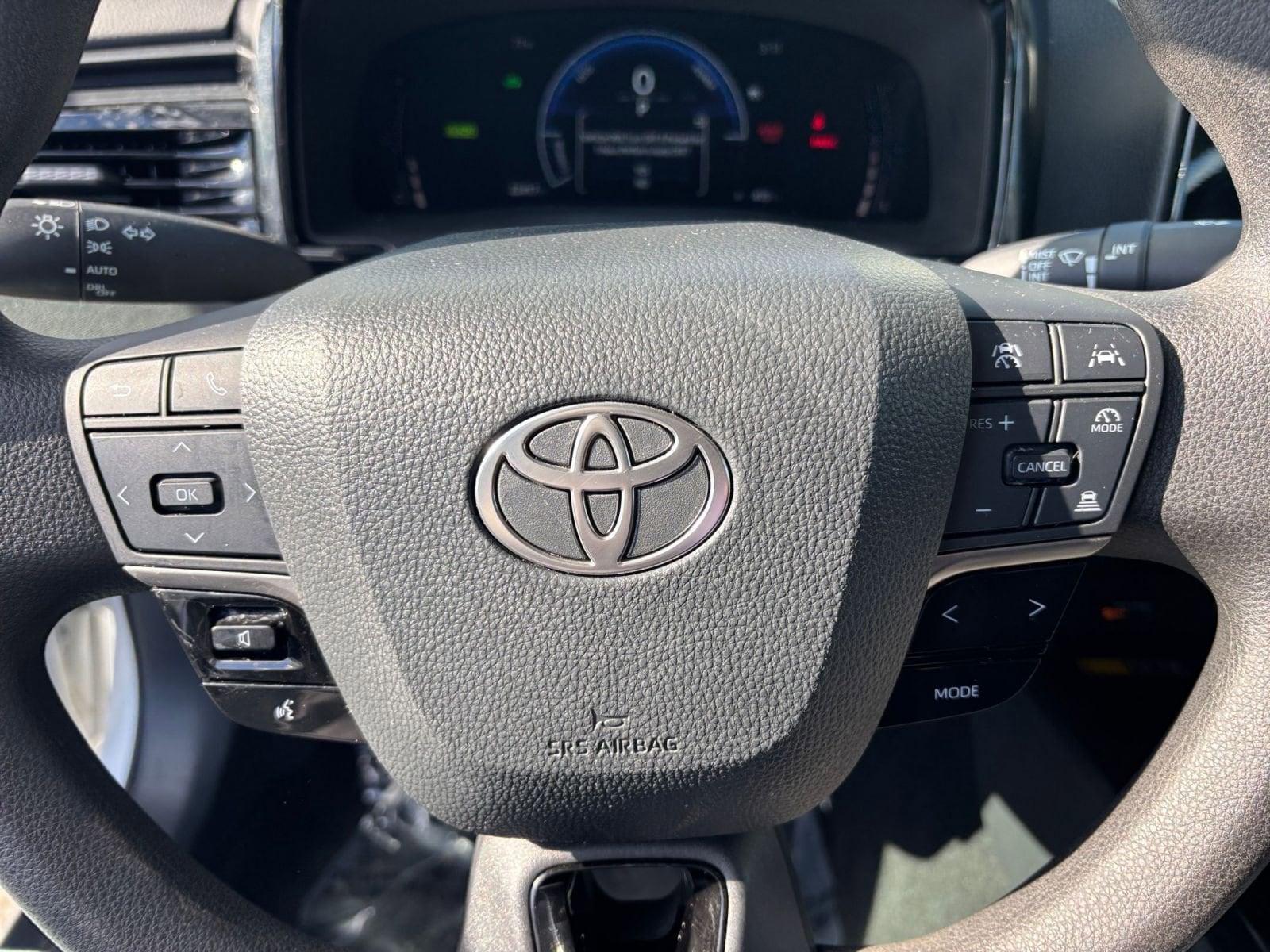 Thumbnail: 2025 Toyota Camry - 27