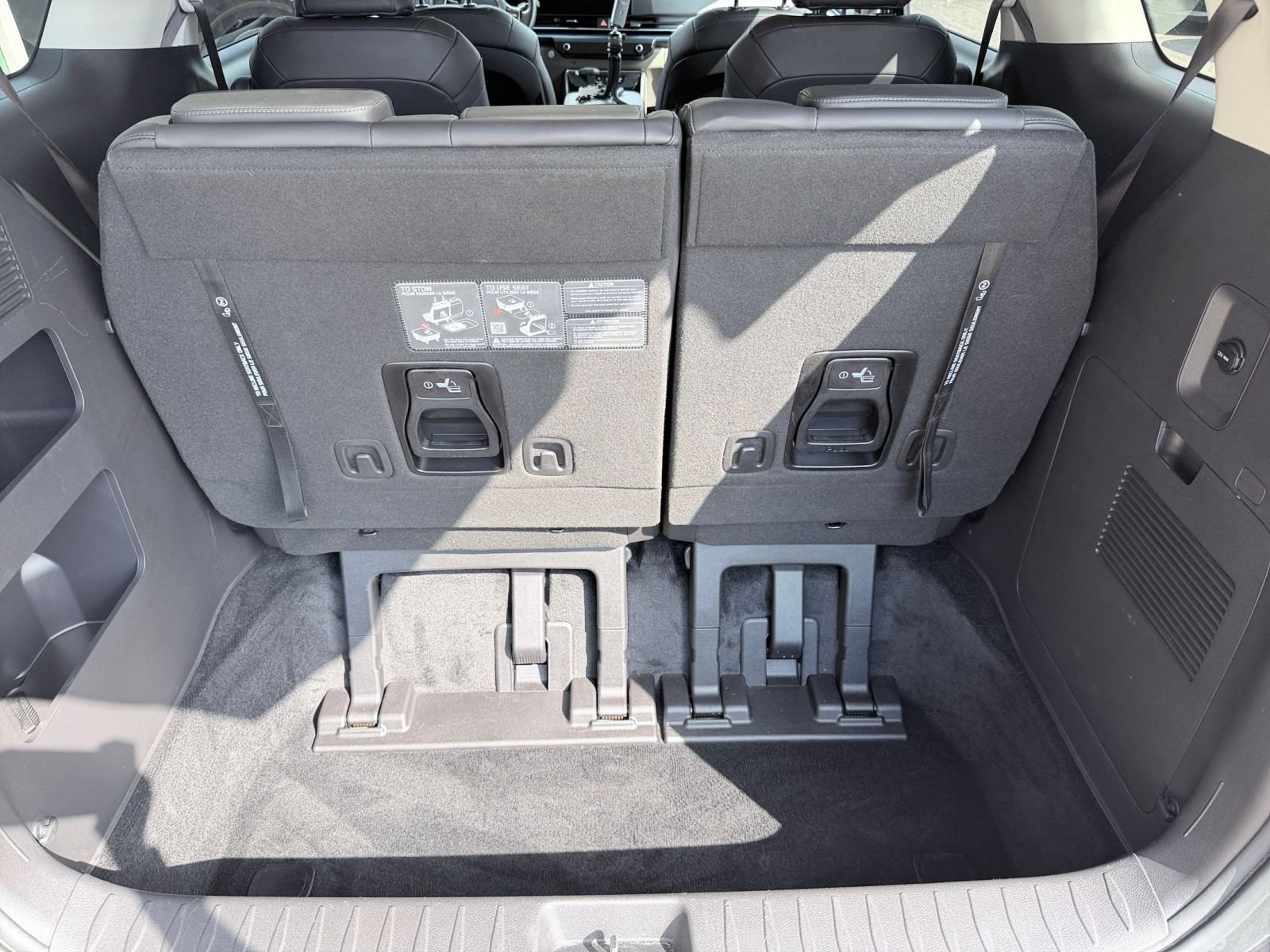 Thumbnail: 2026 Kia Carnival - 34
