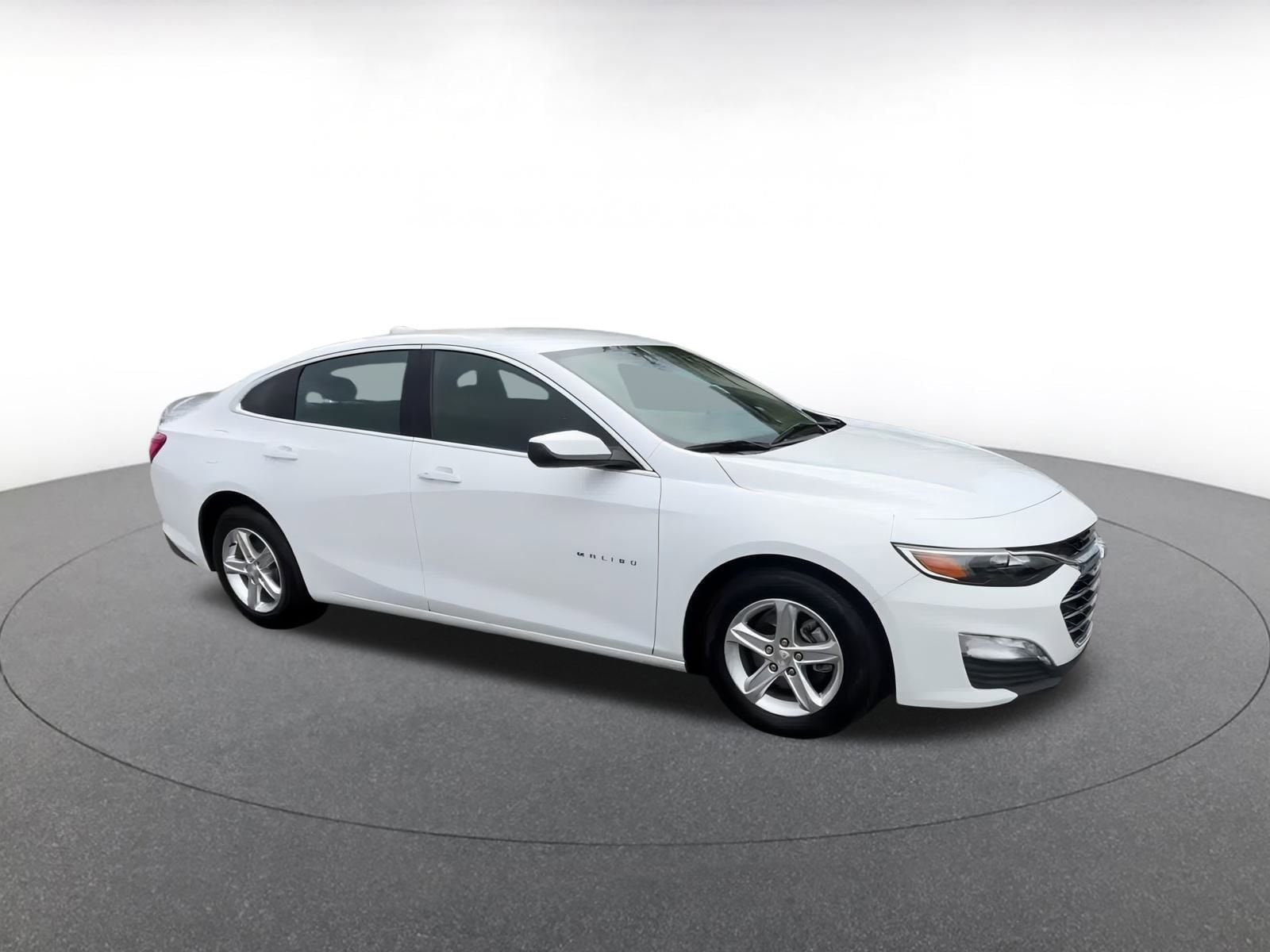 Thumbnail: 2024 Chevrolet Malibu - 2
