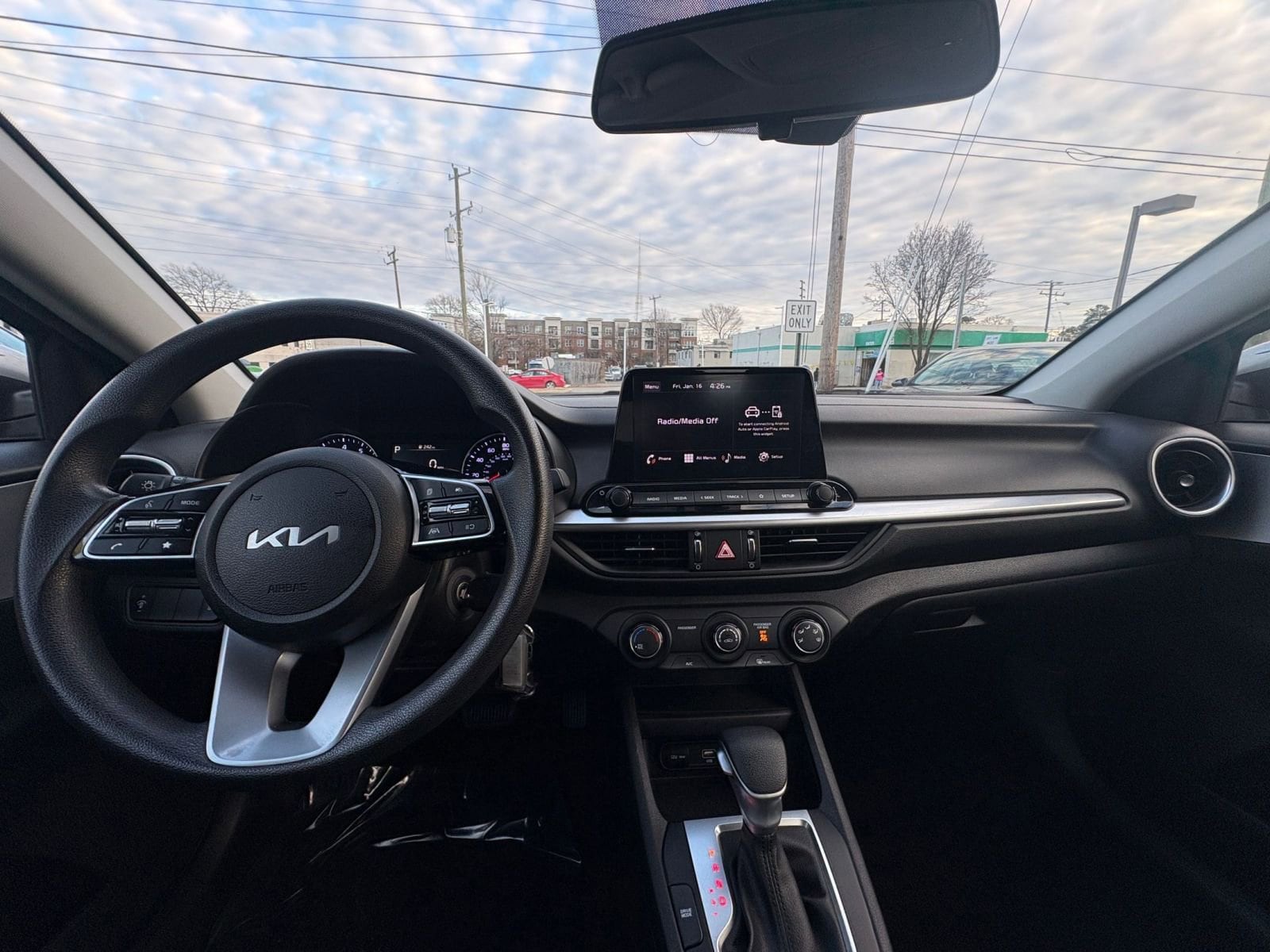 Thumbnail: 2024 Kia Forte - 31