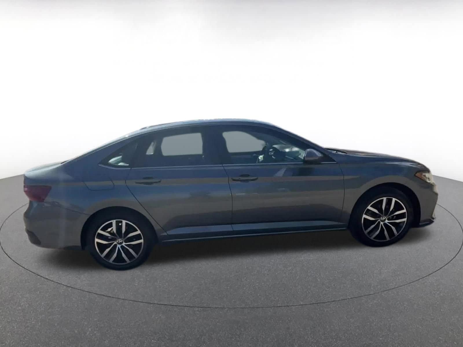 Thumbnail: 2025 Volkswagen Jetta - 16