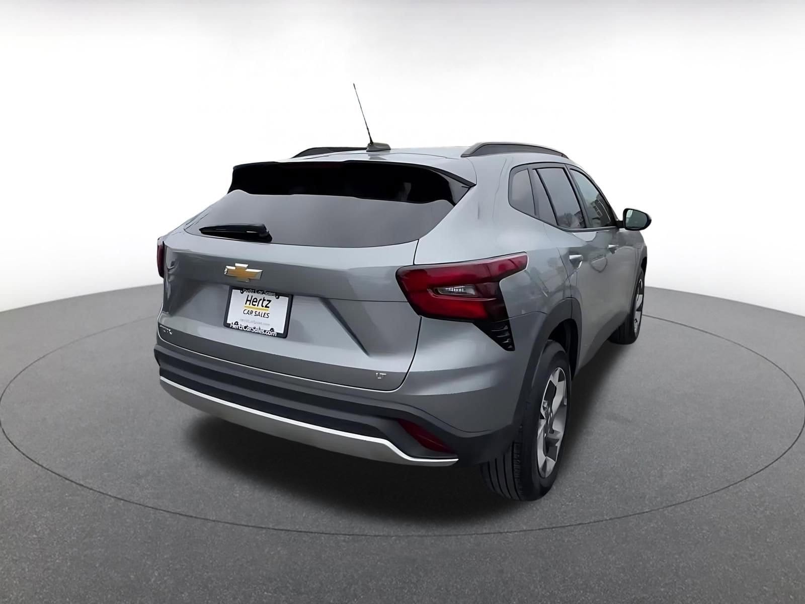 Thumbnail: 2025 Chevrolet Trax - 14