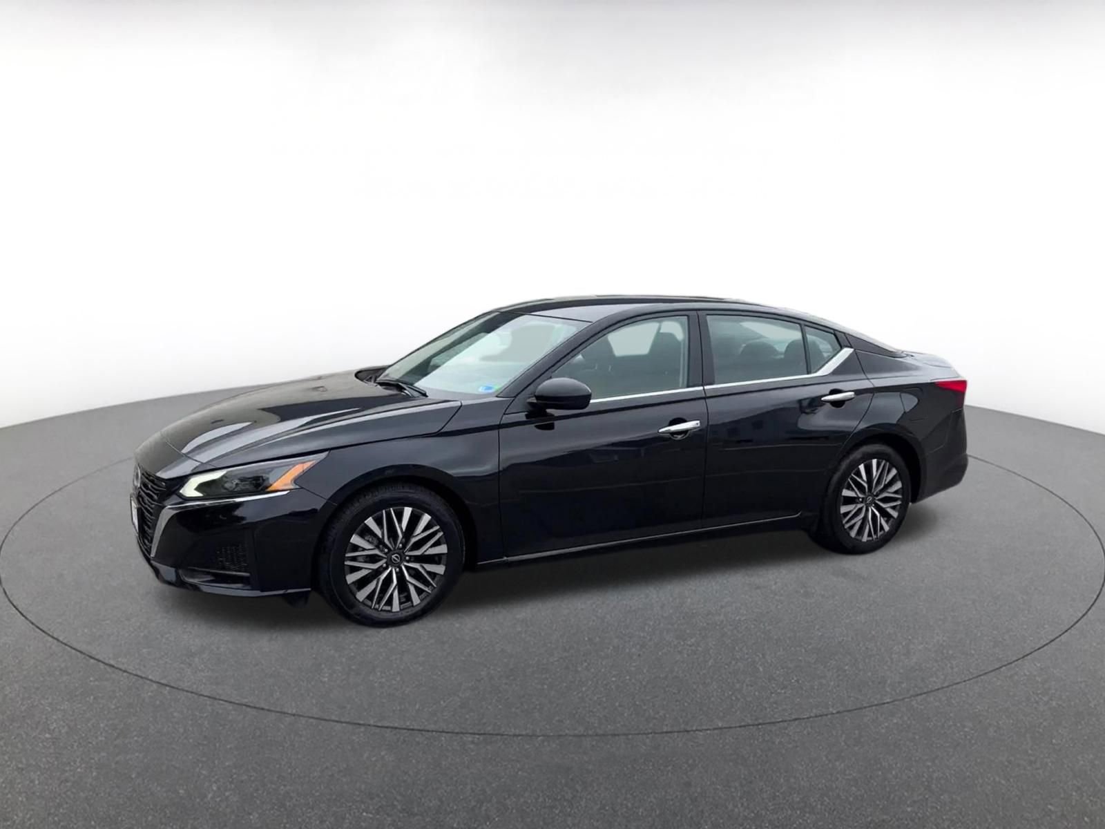 Thumbnail: 2025 Nissan Altima - 8