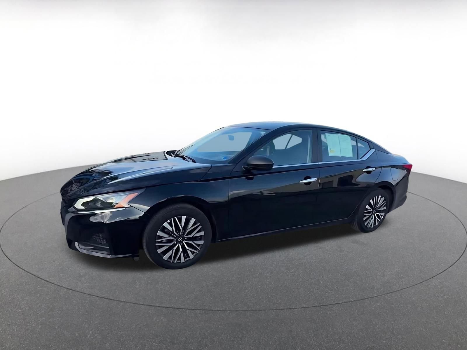 Thumbnail: 2025 Nissan Altima - 8