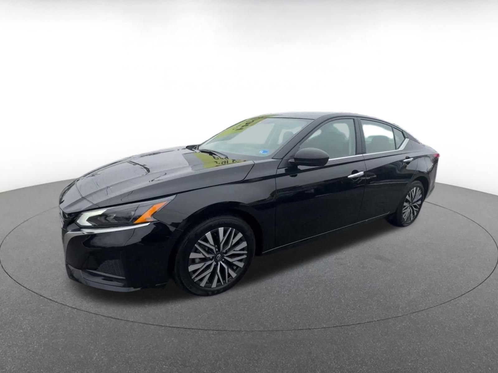 Thumbnail: 2025 Nissan Altima - 8